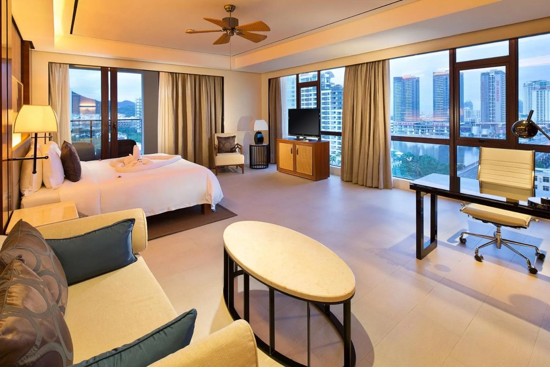 Photo of the whole room, Bed in Crowne Plaza Sanya City Center by IHG