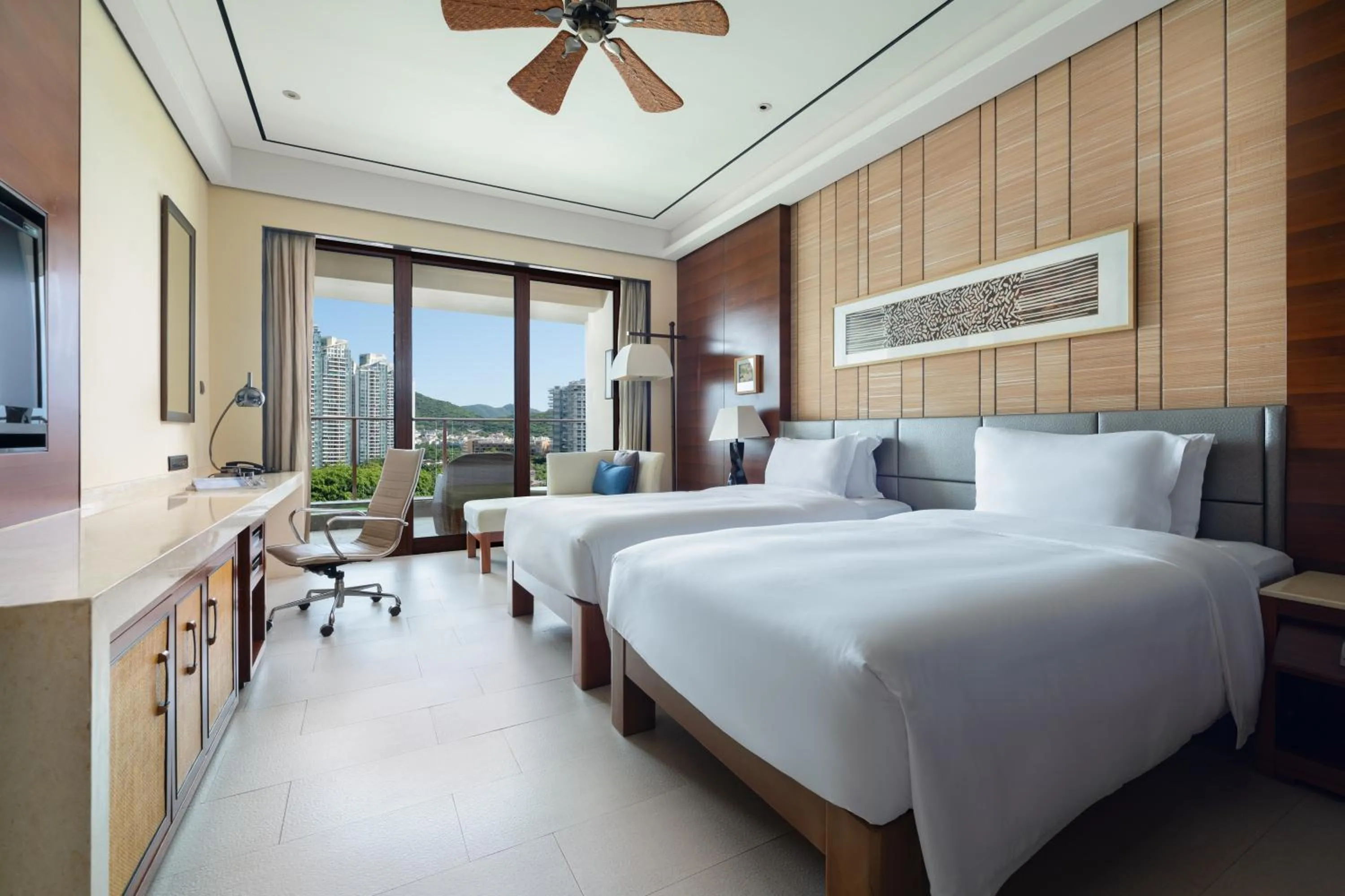 Photo of the whole room, Bed in Crowne Plaza Sanya City Center by IHG