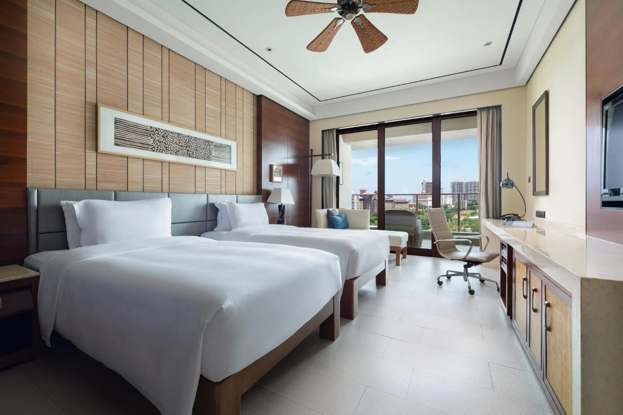 Photo of the whole room, Bed in Crowne Plaza Sanya City Center by IHG