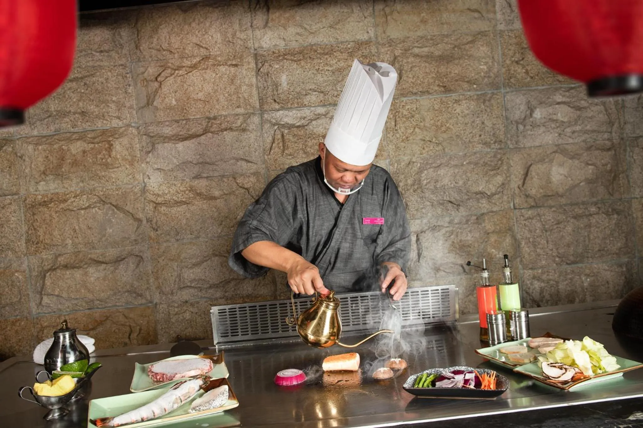 Restaurant/places to eat in Crowne Plaza Sanya City Center by IHG