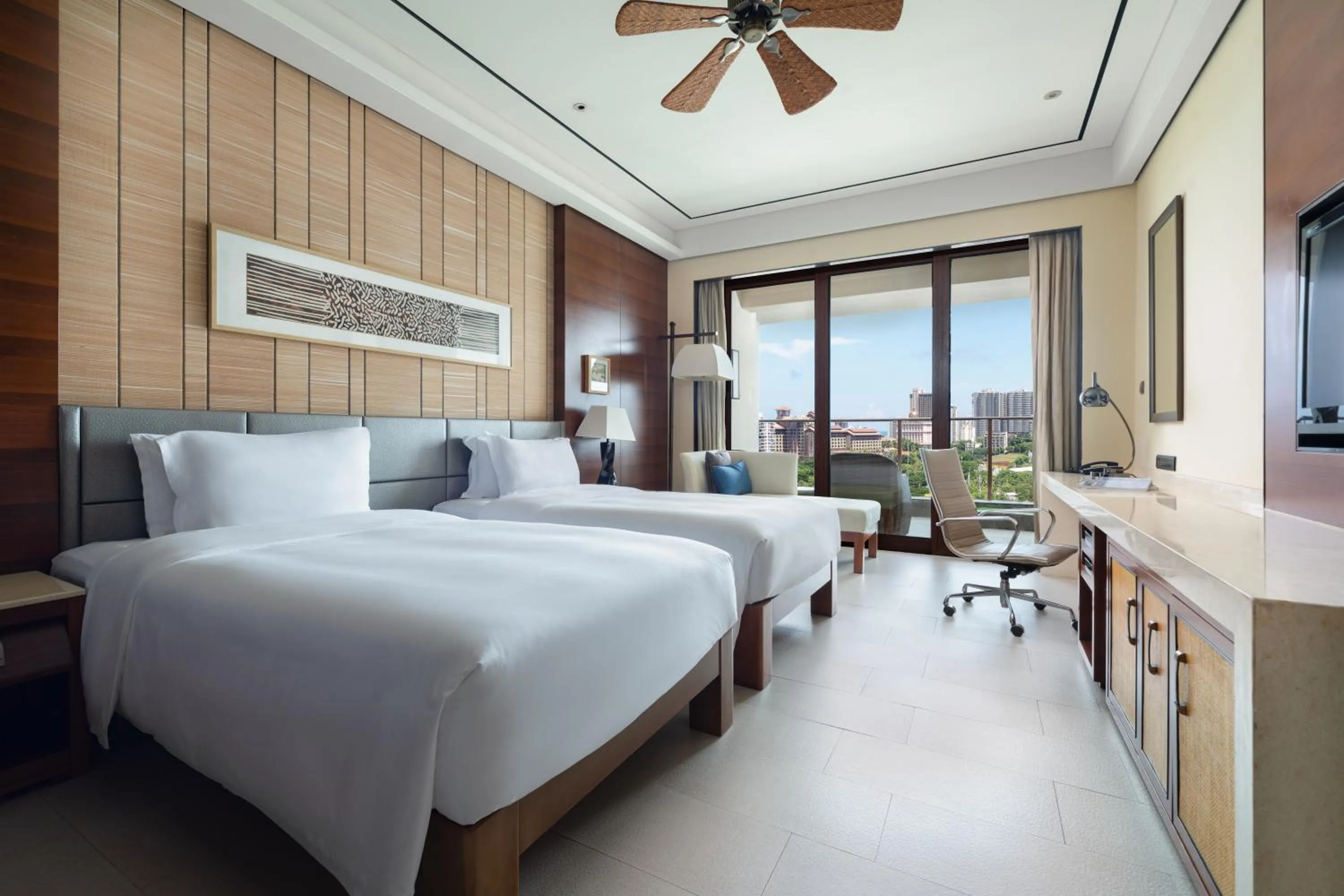 Bed in Crowne Plaza Sanya City Center by IHG