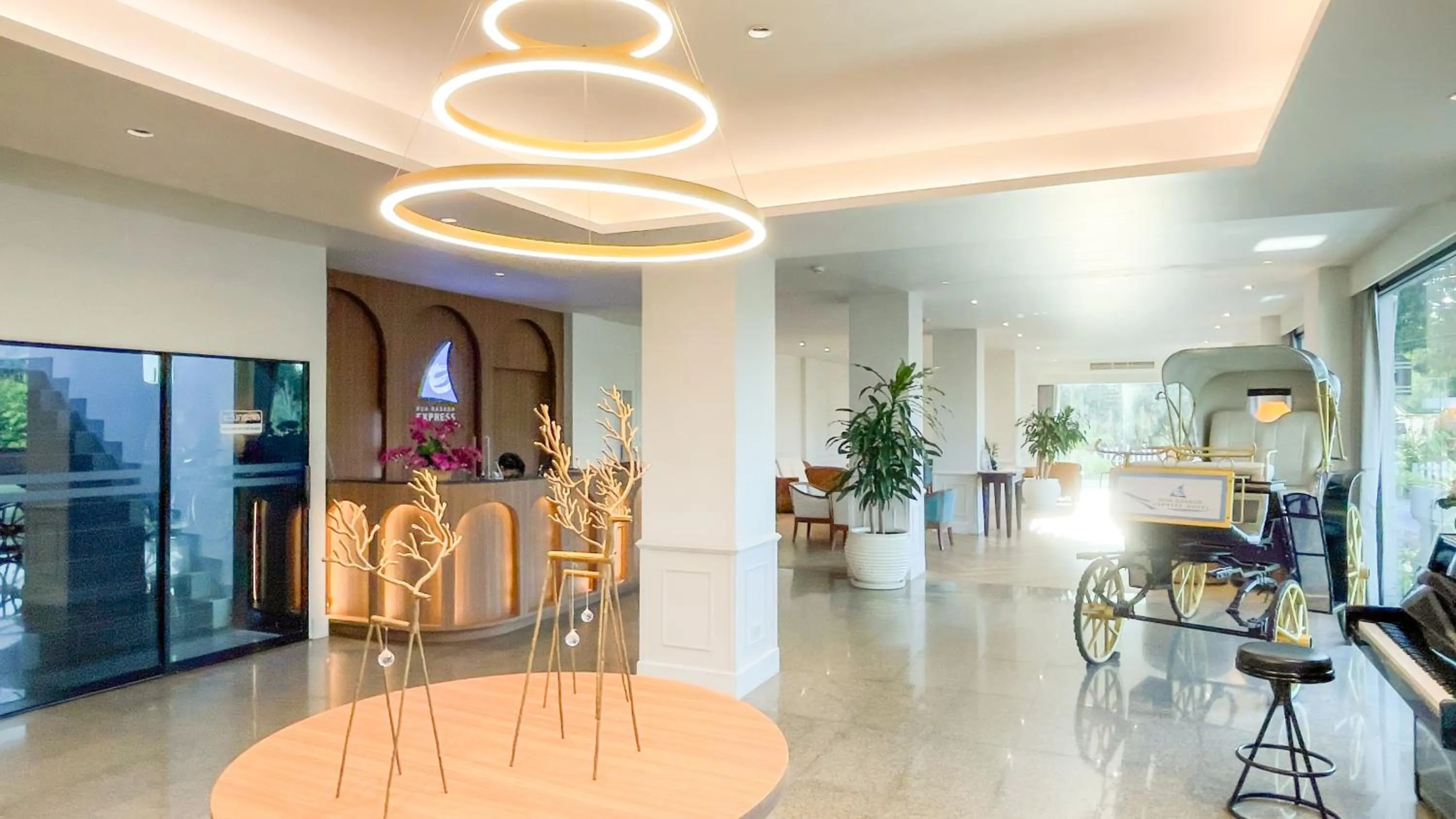 Lobby or reception in Rua Rasada Express