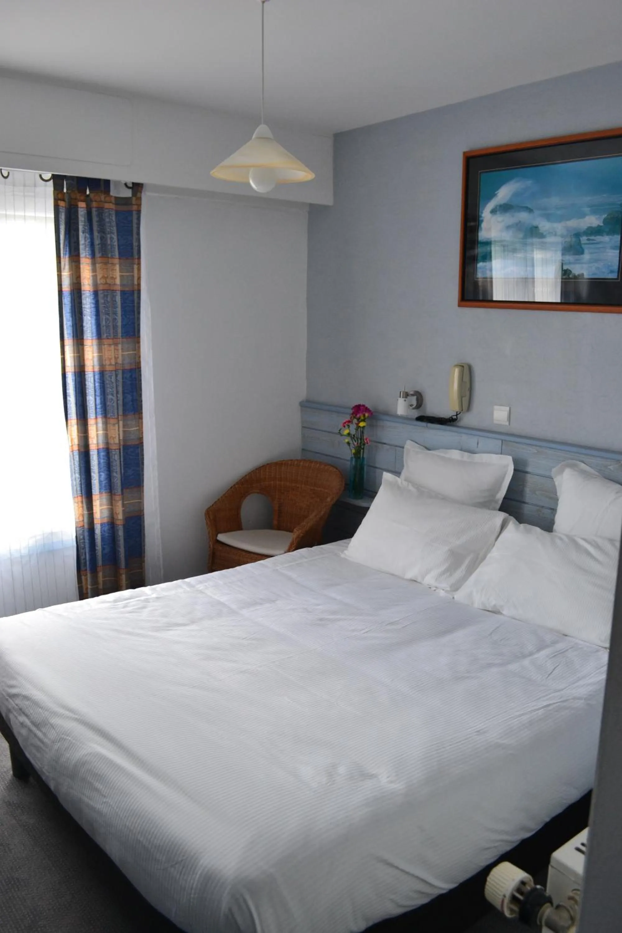Bed in Hotel De Bretagne