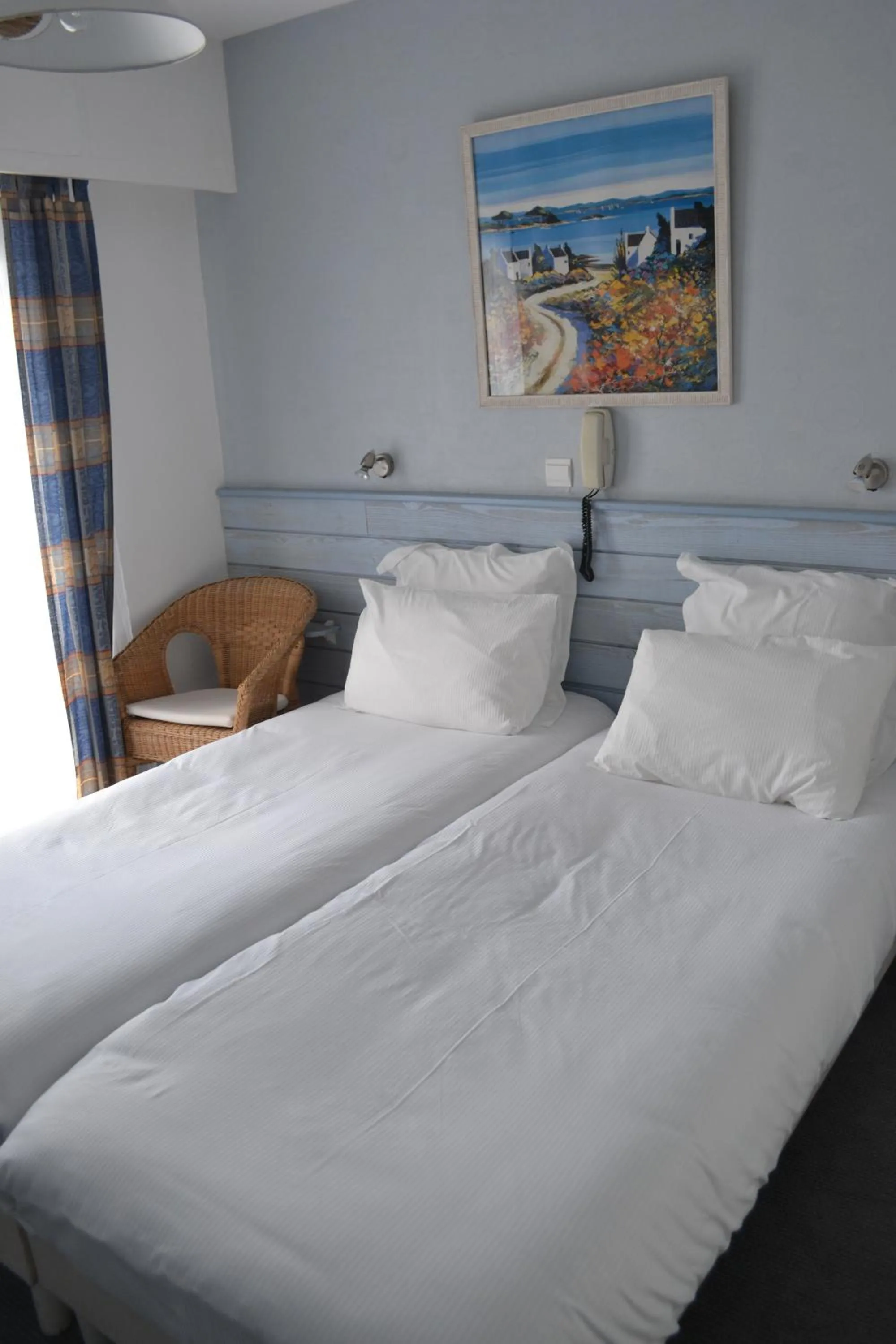 Bed in Hotel De Bretagne