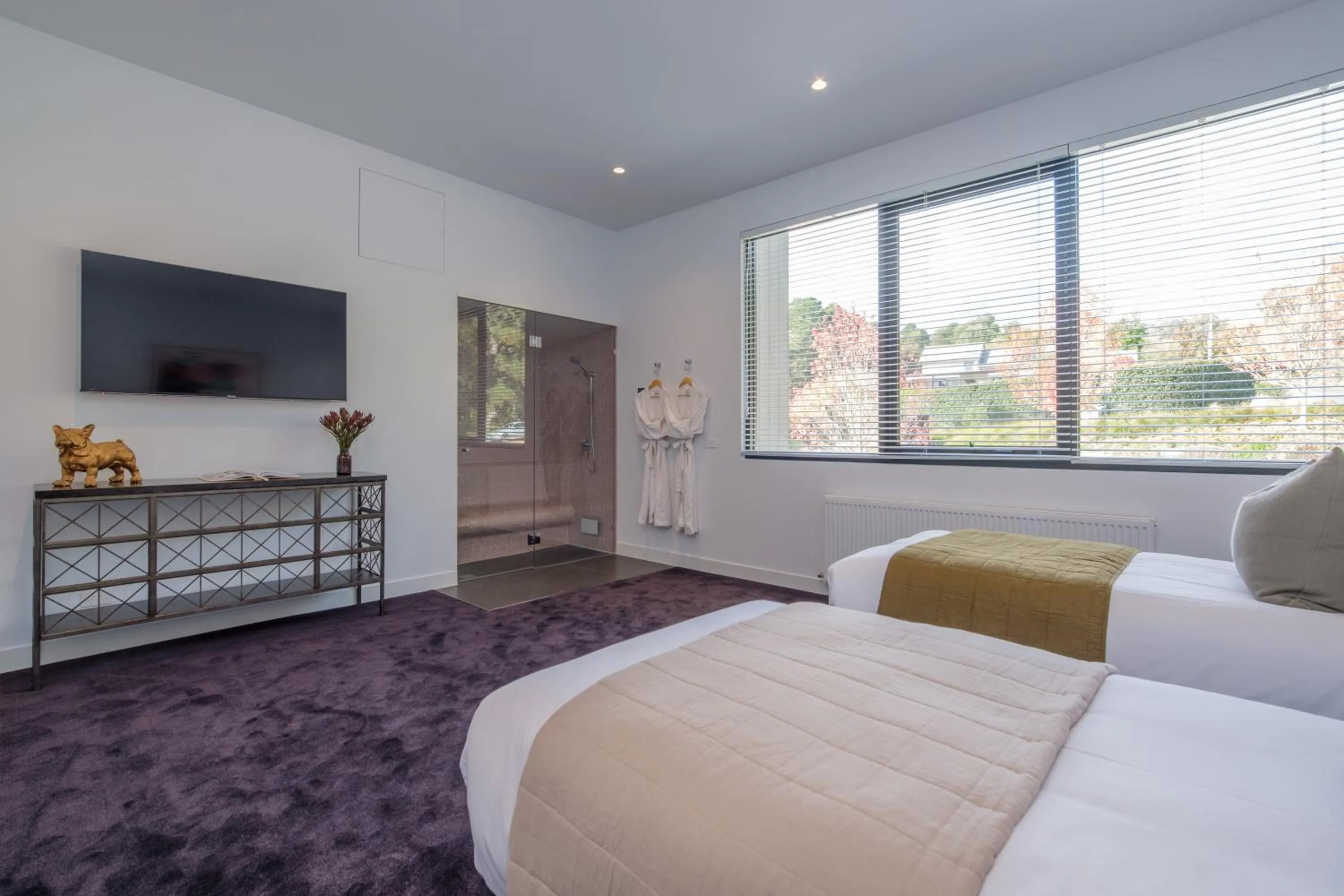 Bed in Hepburn Bathhouse & Spa Villas