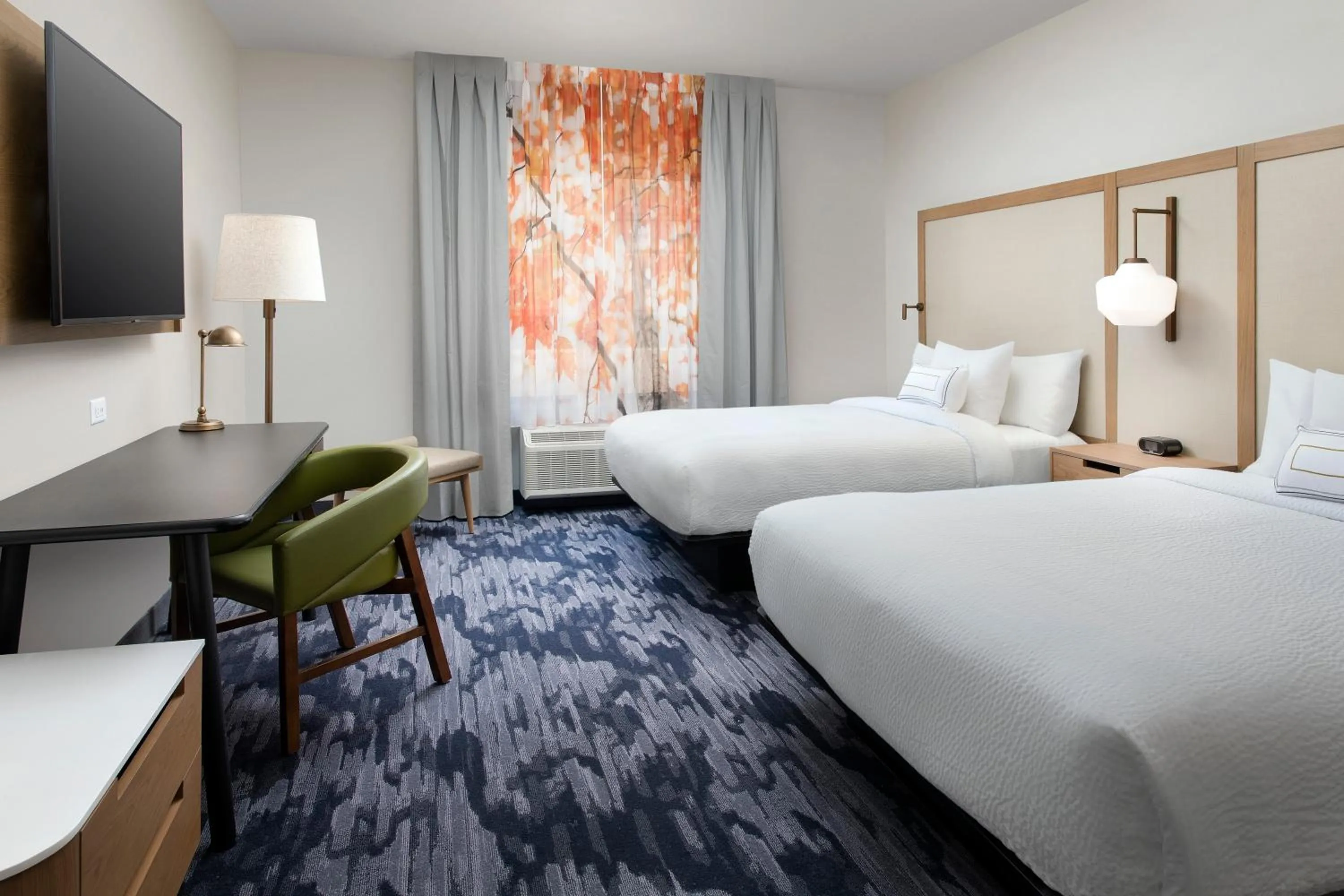 Bed in Fairfield Inn & Suites by Marriott Denver Tech Center North