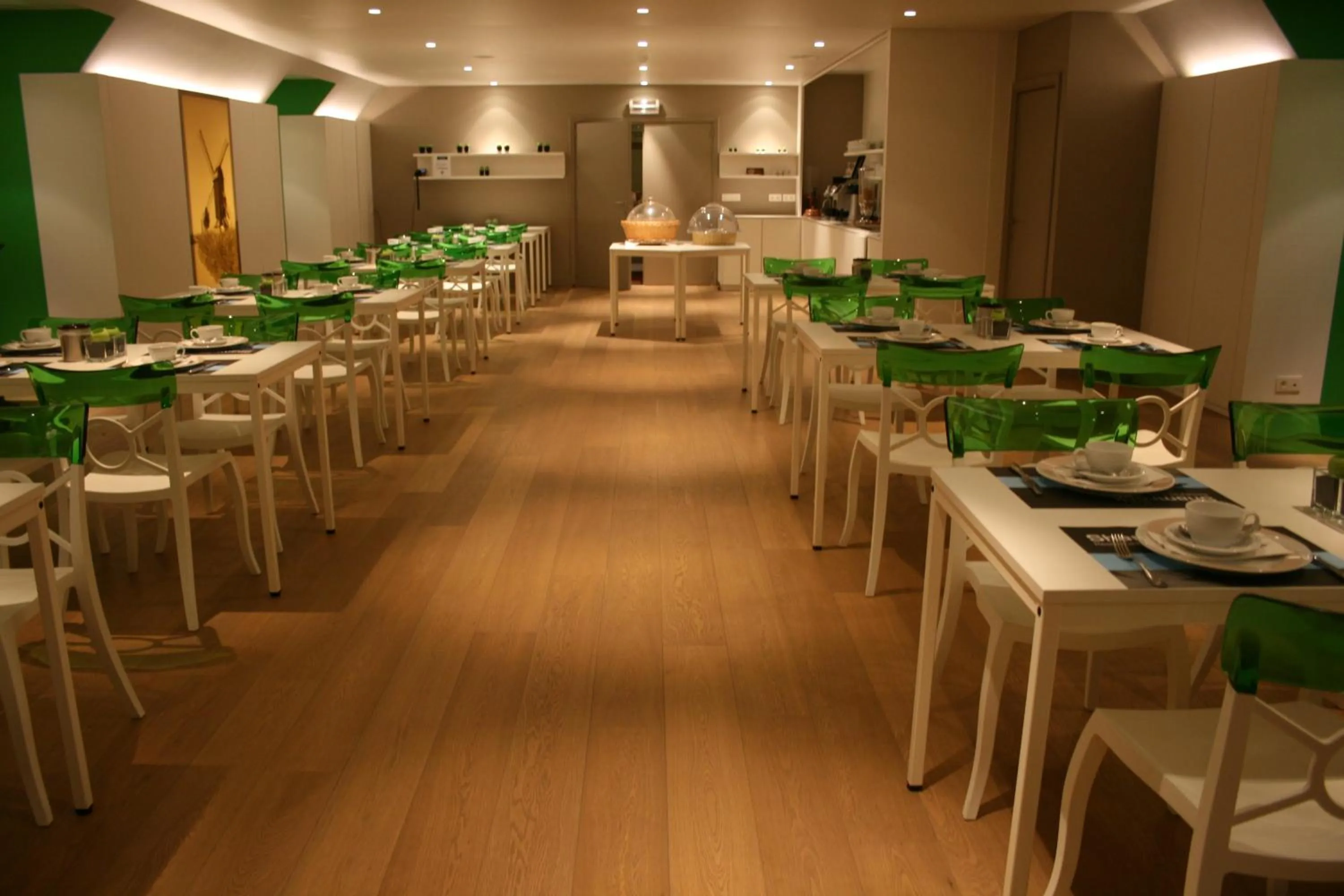 Restaurant/places to eat in Hotel Shamrock