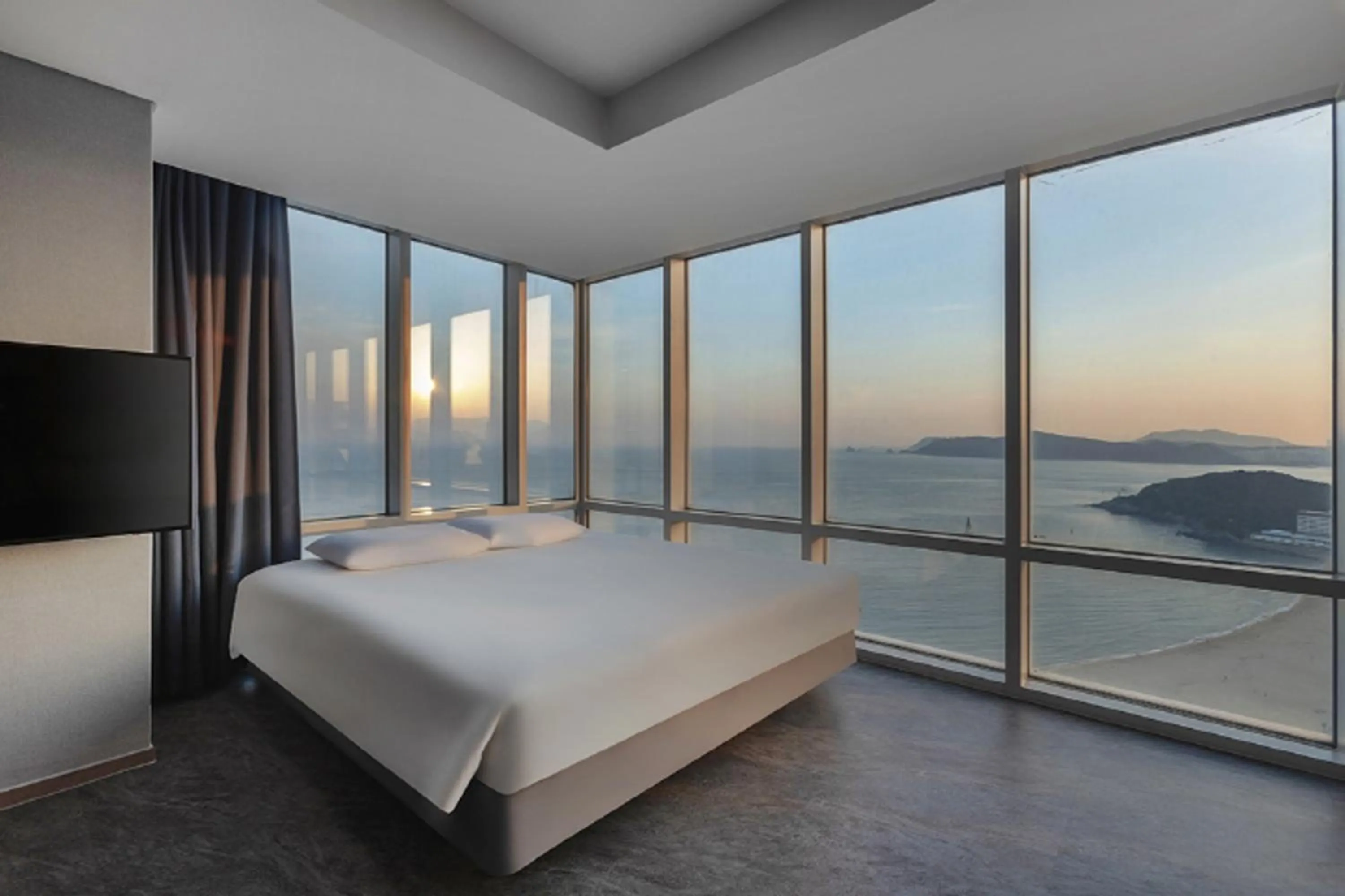 Sea view, Bed in Sun Cloud Hotel