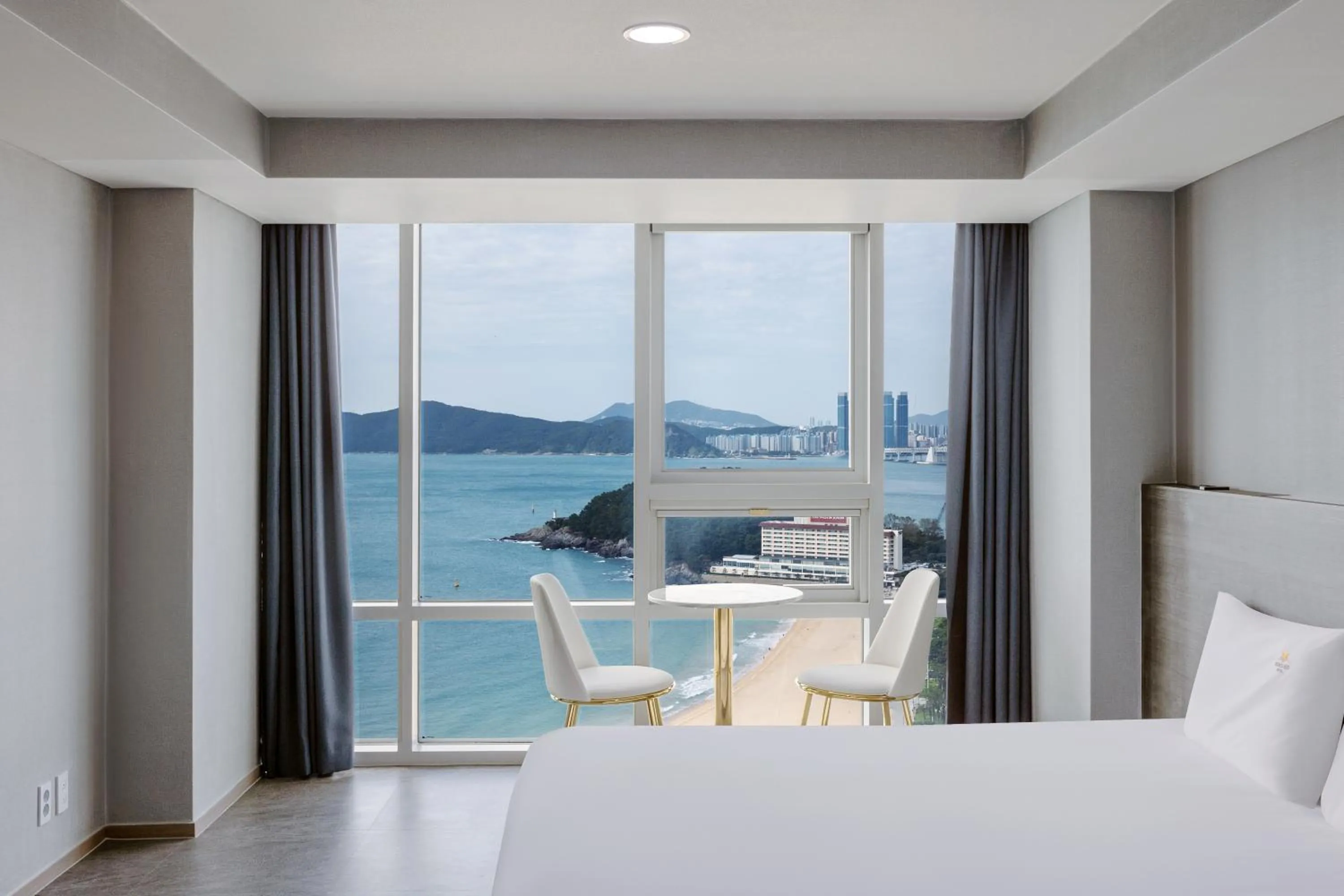 Sea view, Bed in Sun Cloud Hotel