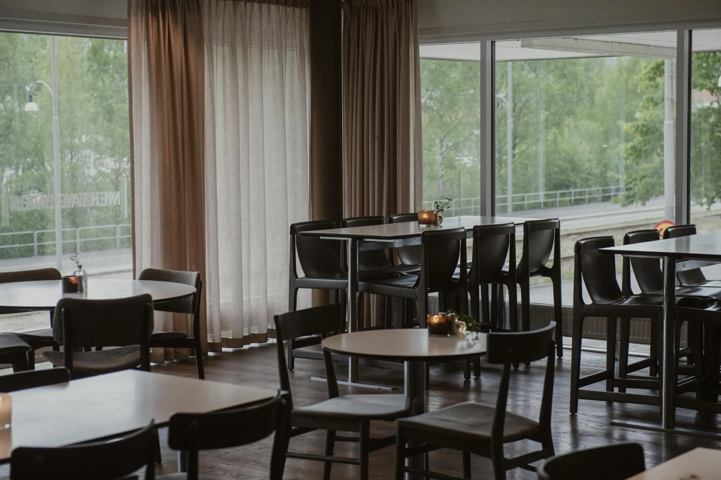 Restaurant/places to eat in Home Hotel Mektagonen