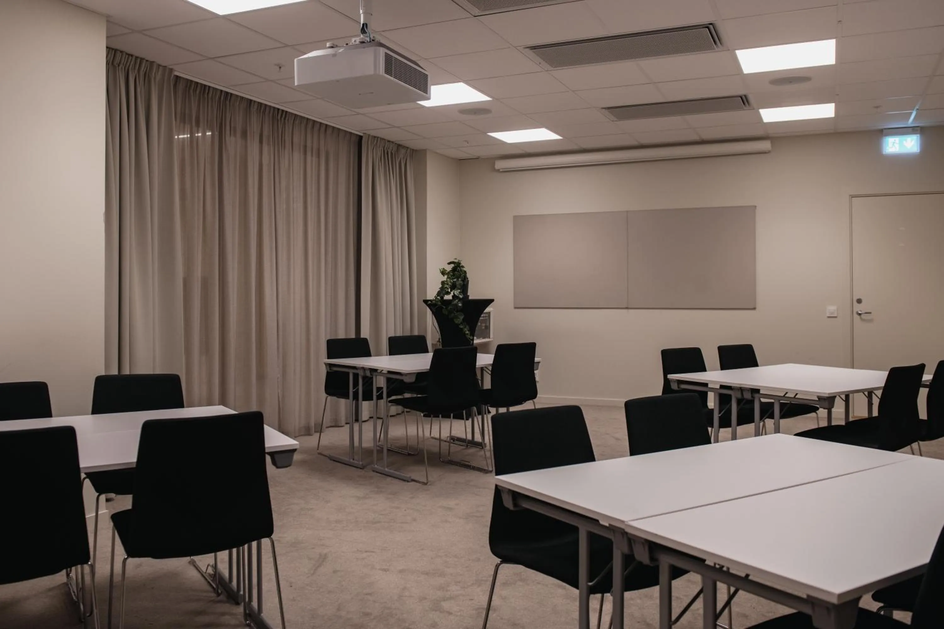 Meeting/conference room in Home Hotel Mektagonen