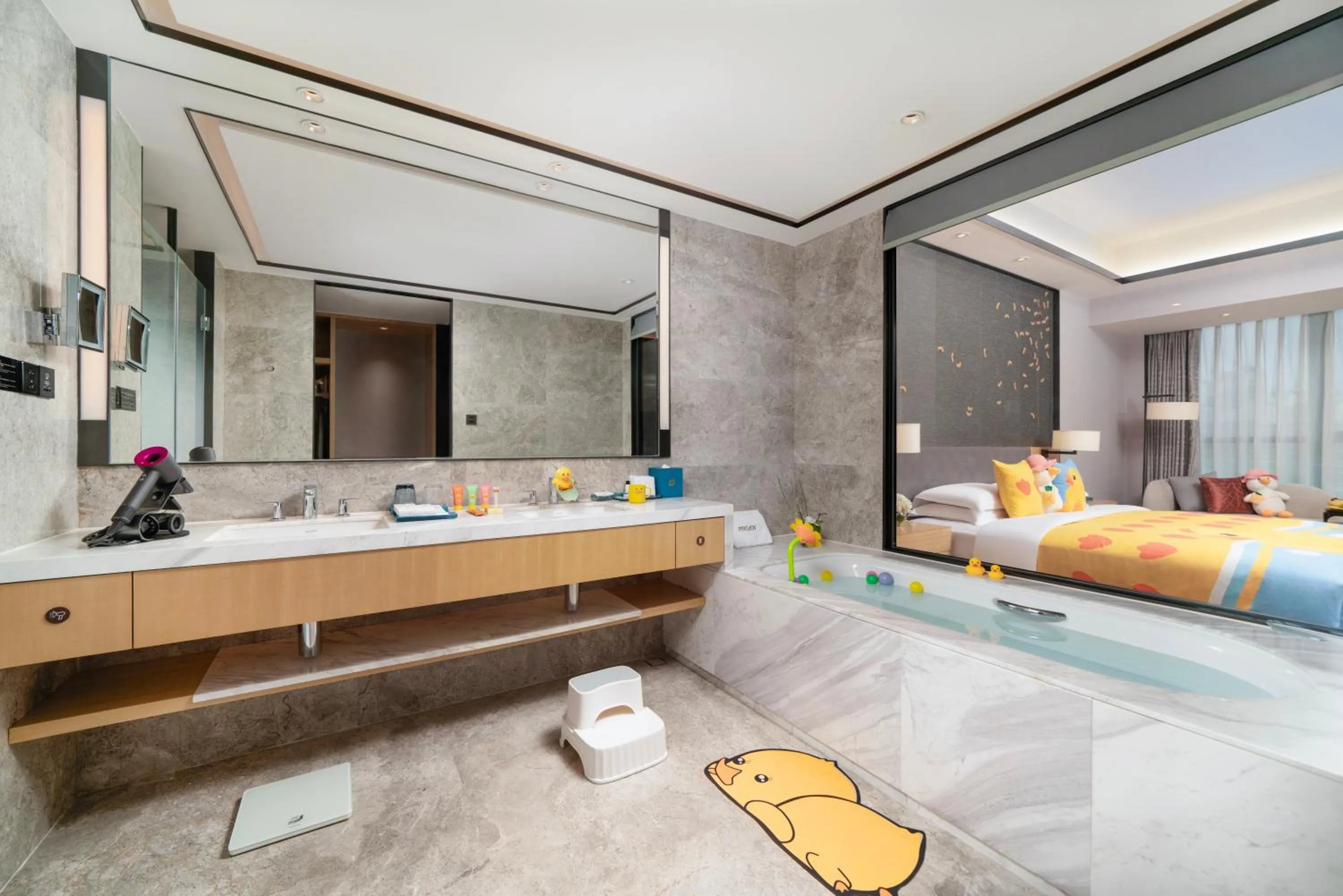 Photo of the whole room, Bed in Projoy Hotel Tianfu