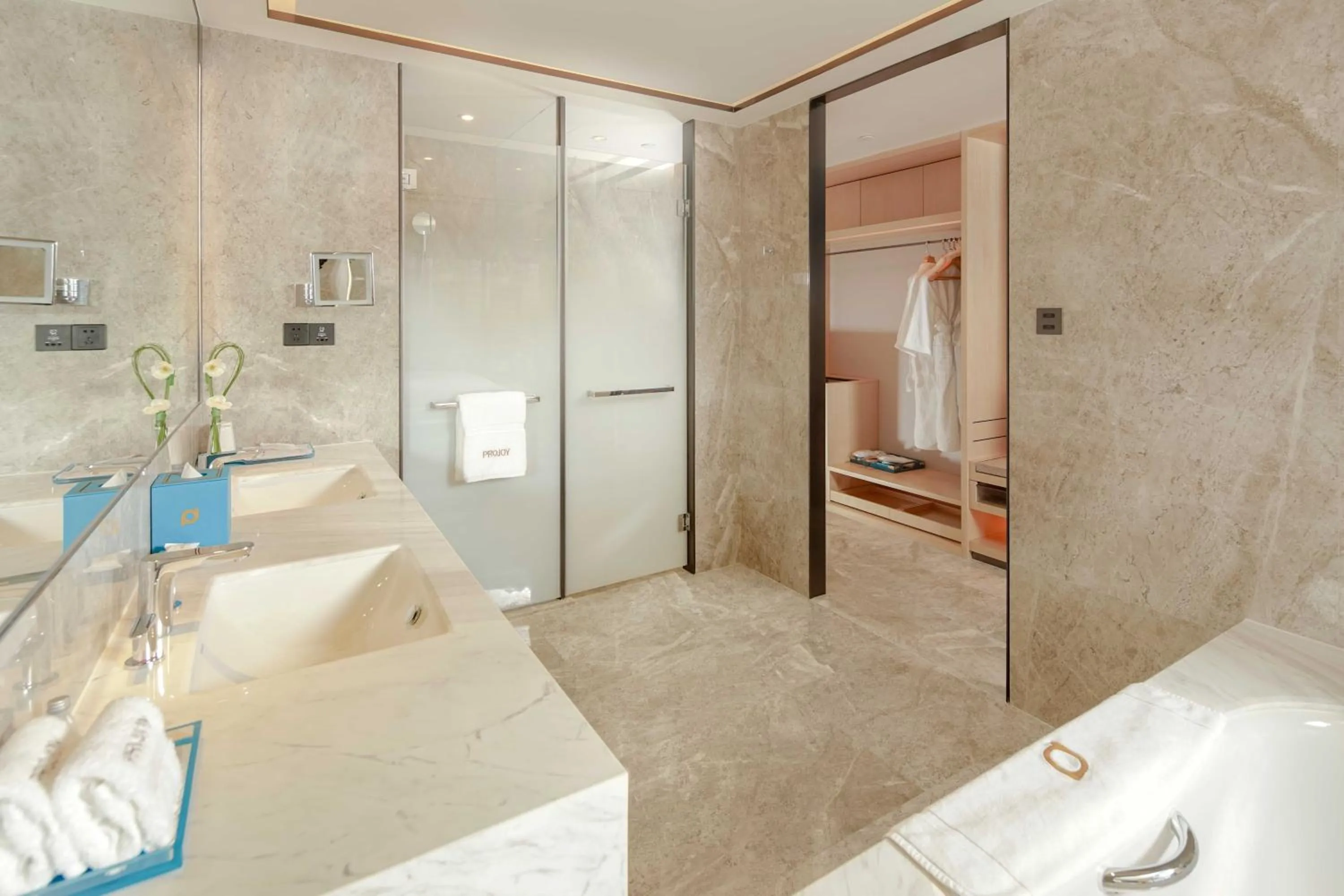 Hot Tub, Bed in Projoy Hotel Tianfu