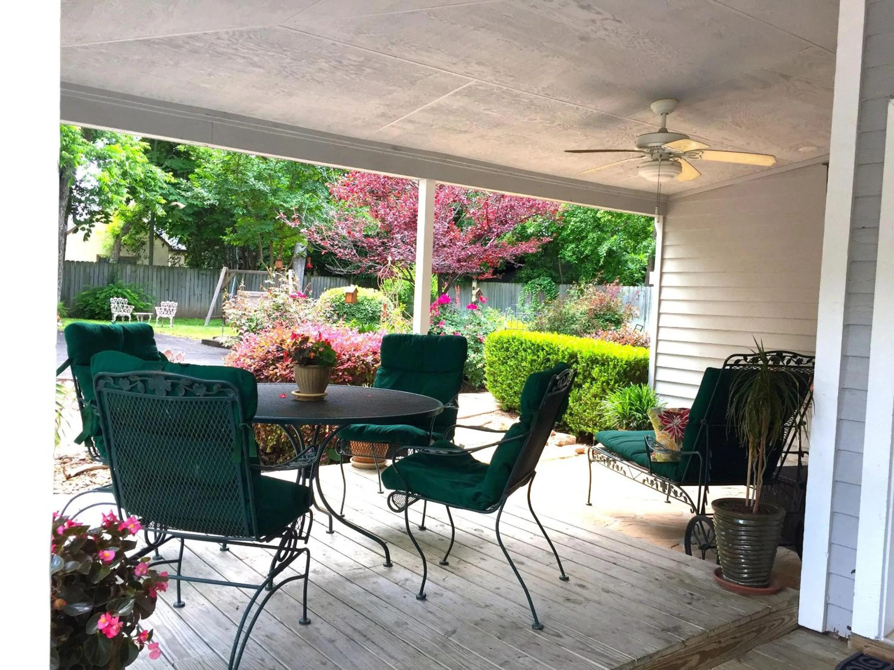Bedroom in Comal Inn