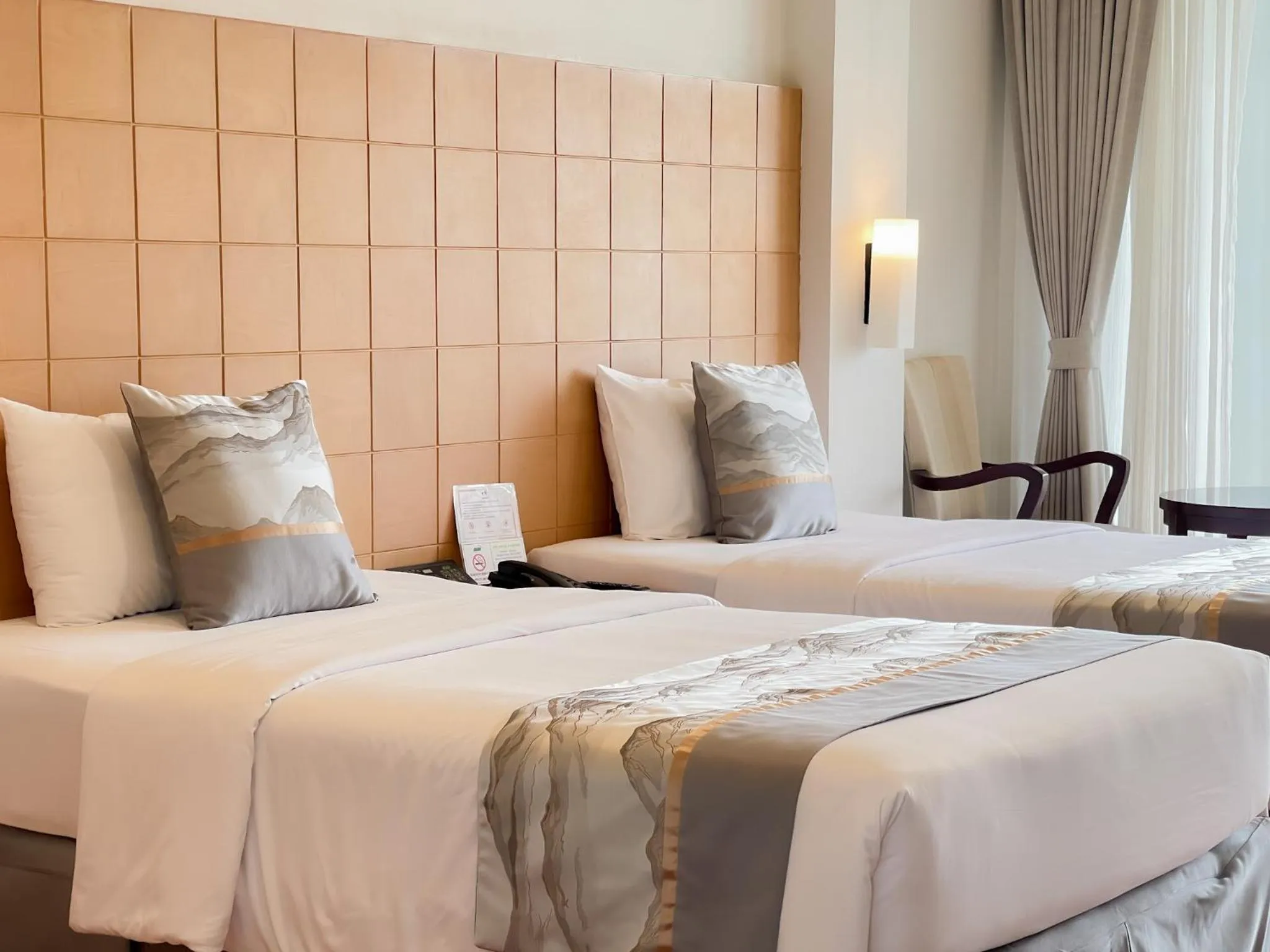 Superior Twin Room in Uniland Golf & Resort