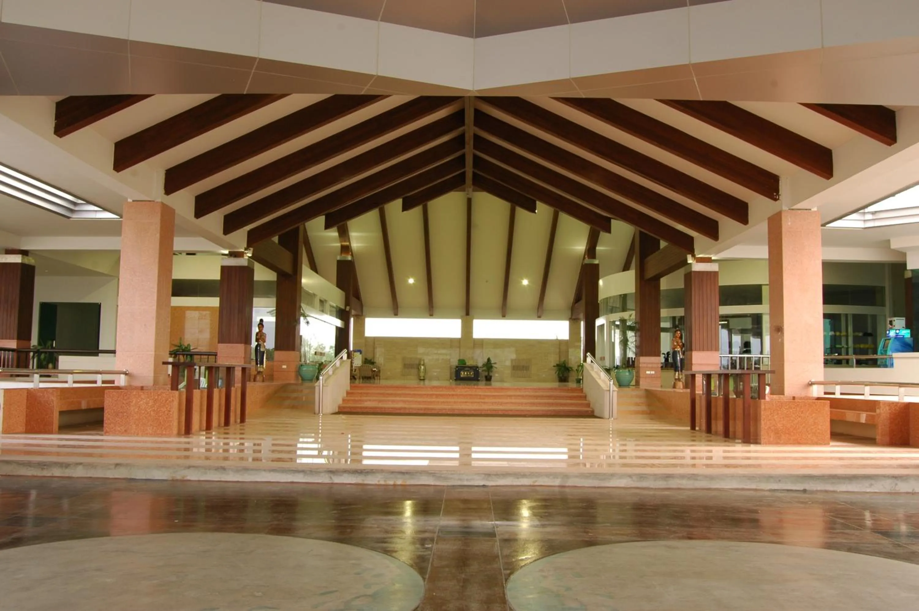 Property building in Uniland Golf & Resort