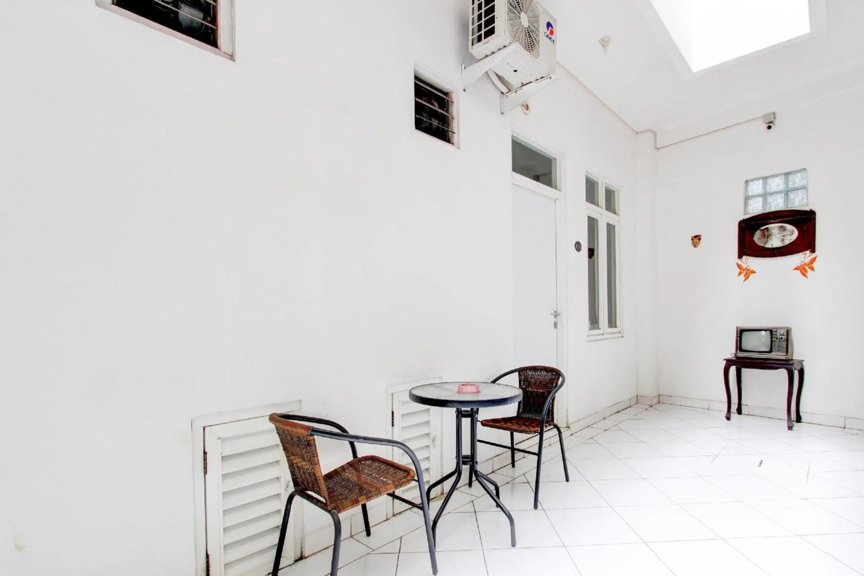 Seating area in Hotel O Wisma Arya 2