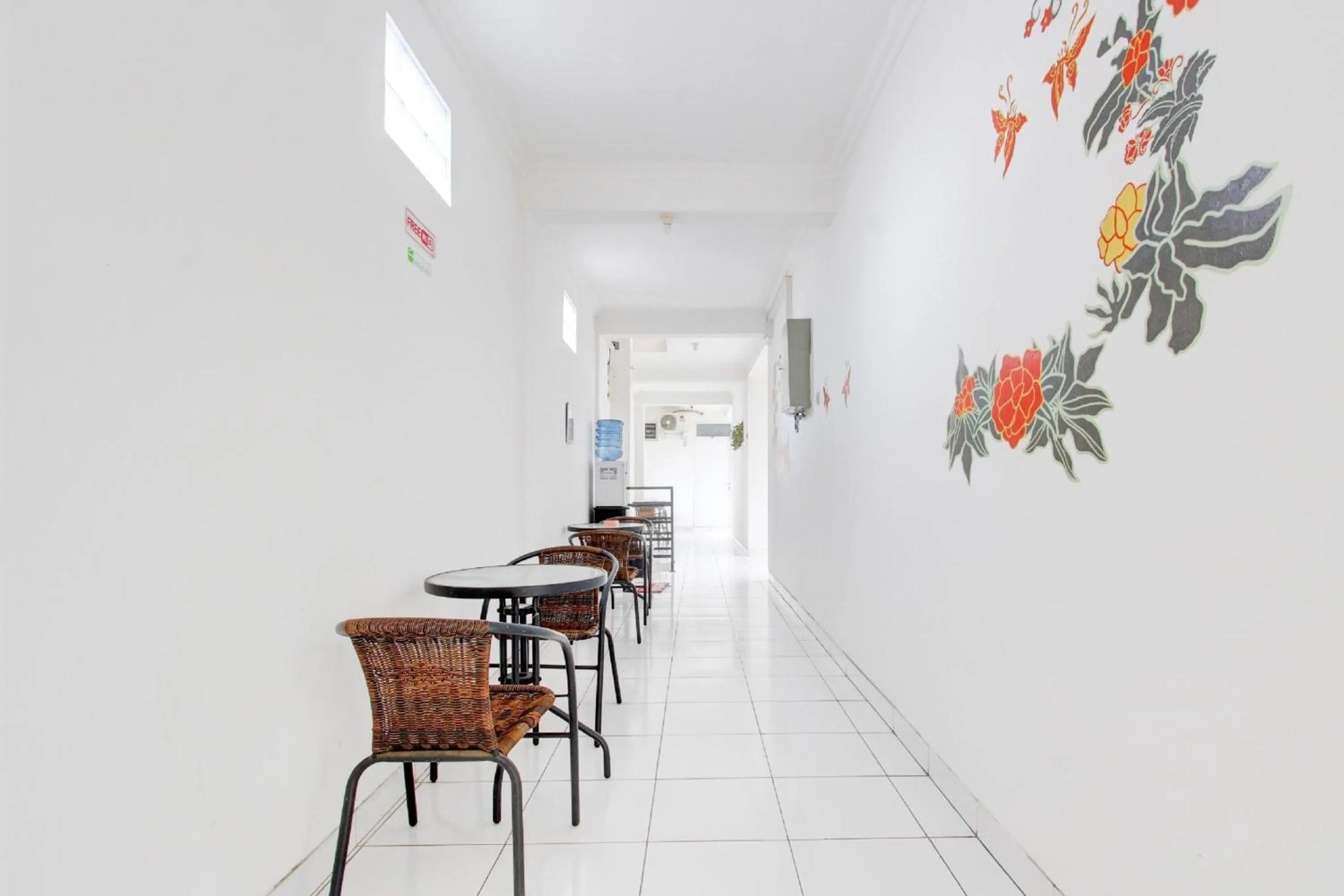 Restaurant/places to eat in Hotel O Wisma Arya 2