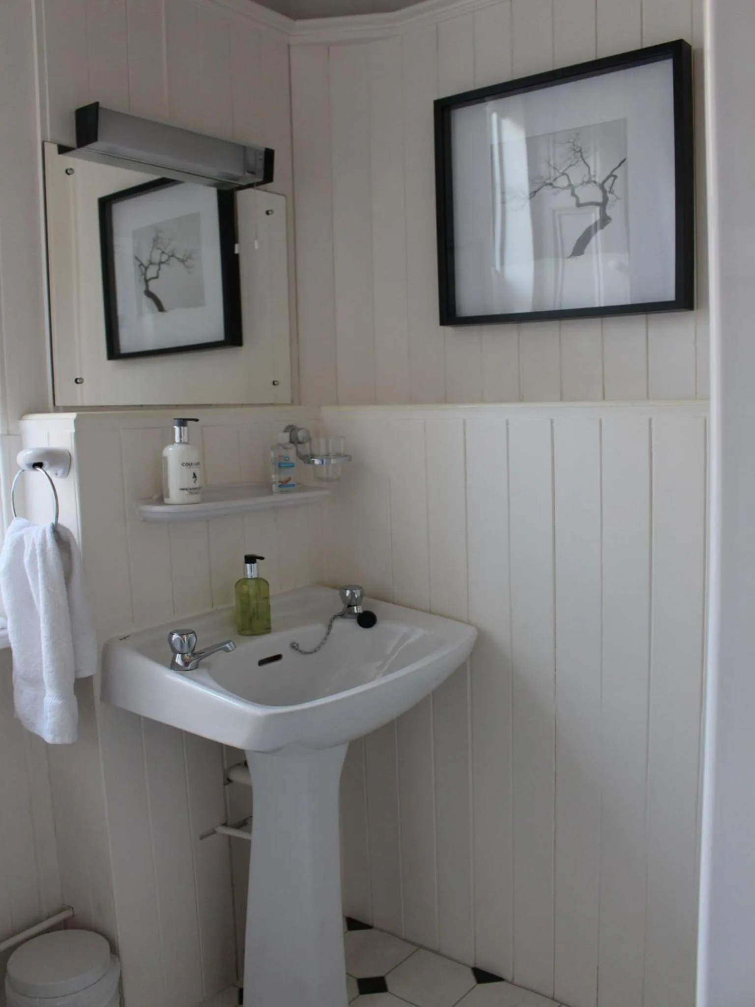Bathroom in Highfield Guest House
