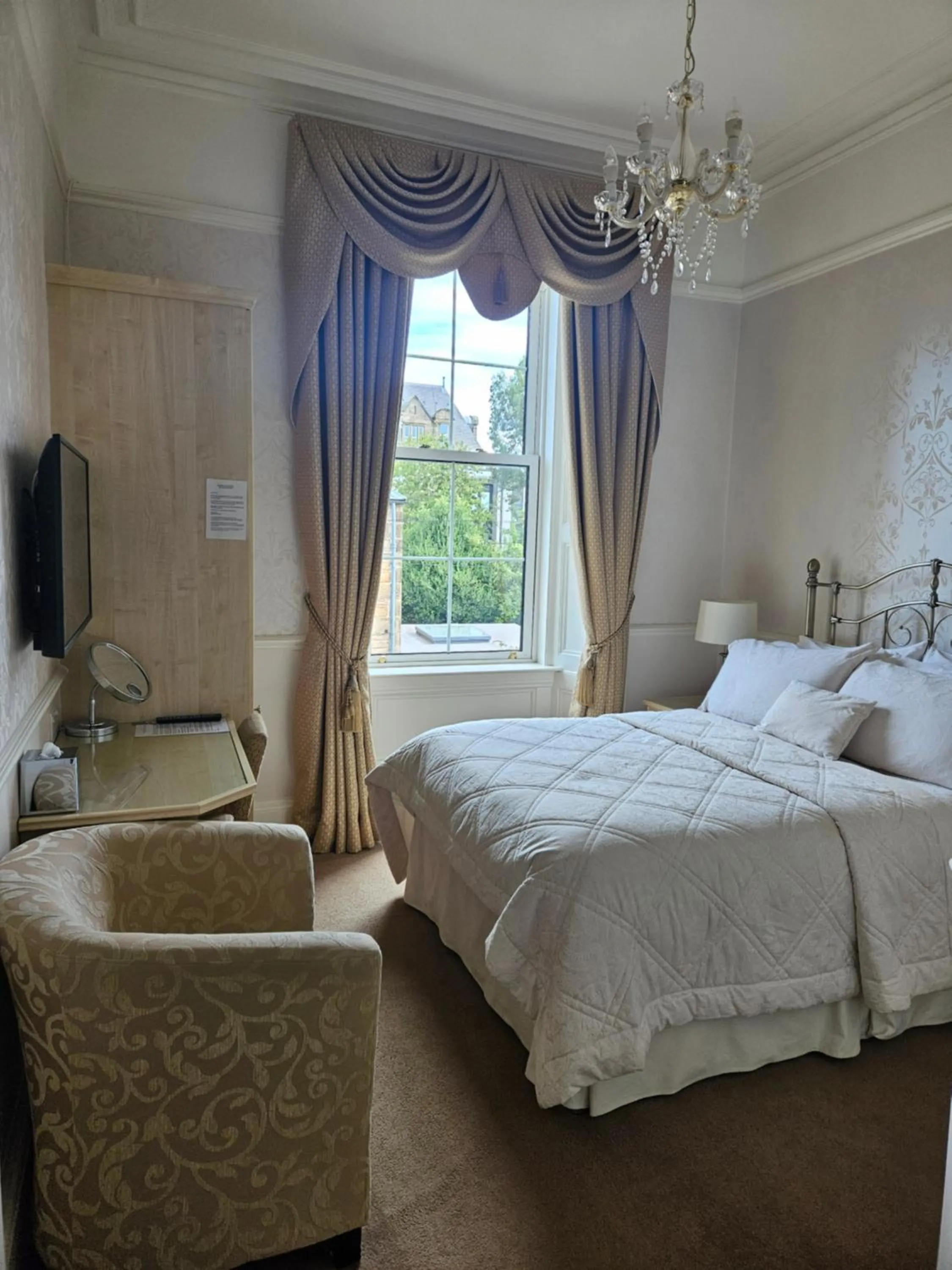 Bedroom, Bed in Highfield Guest House