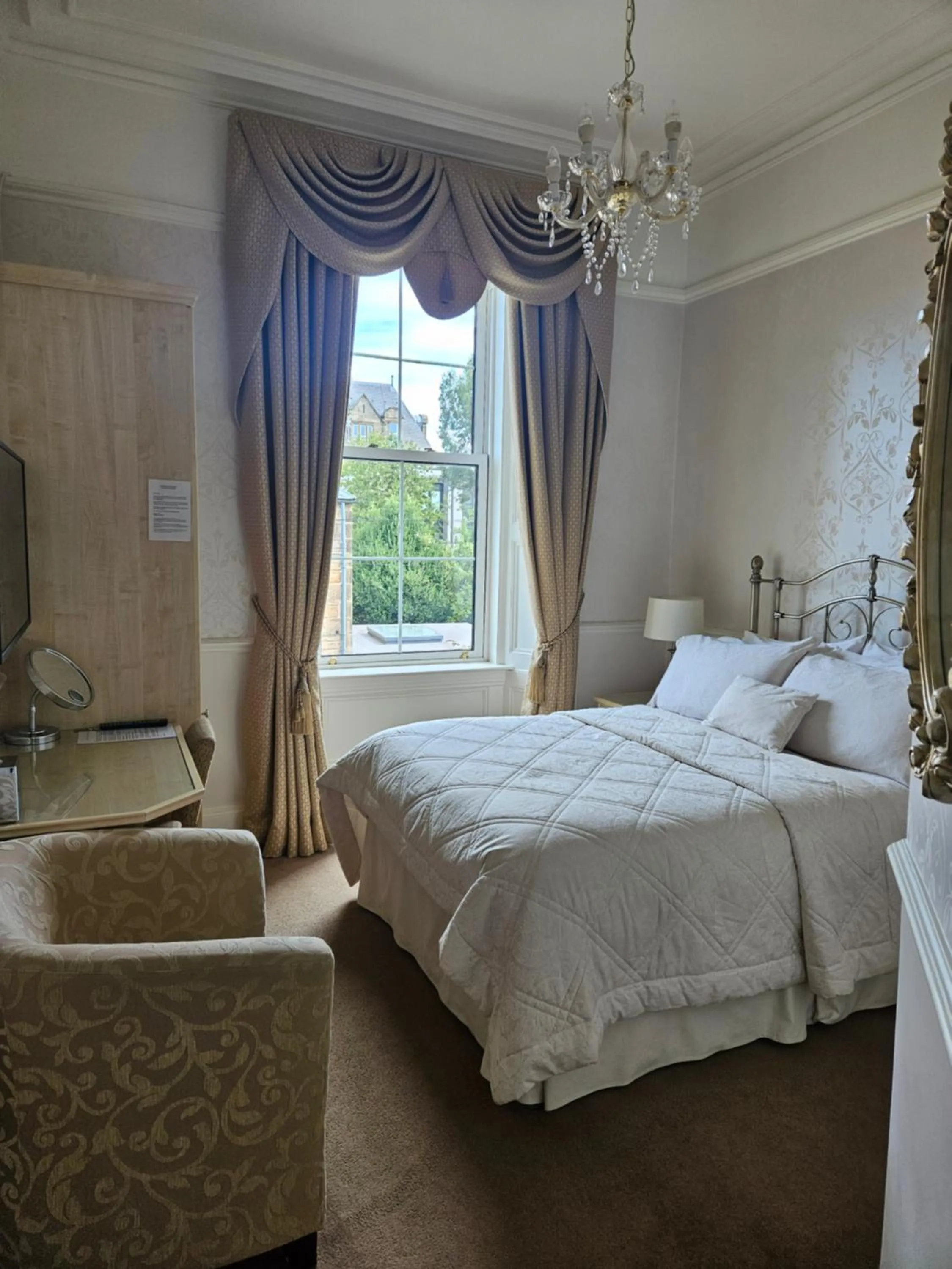 Bedroom, Bed in Highfield Guest House