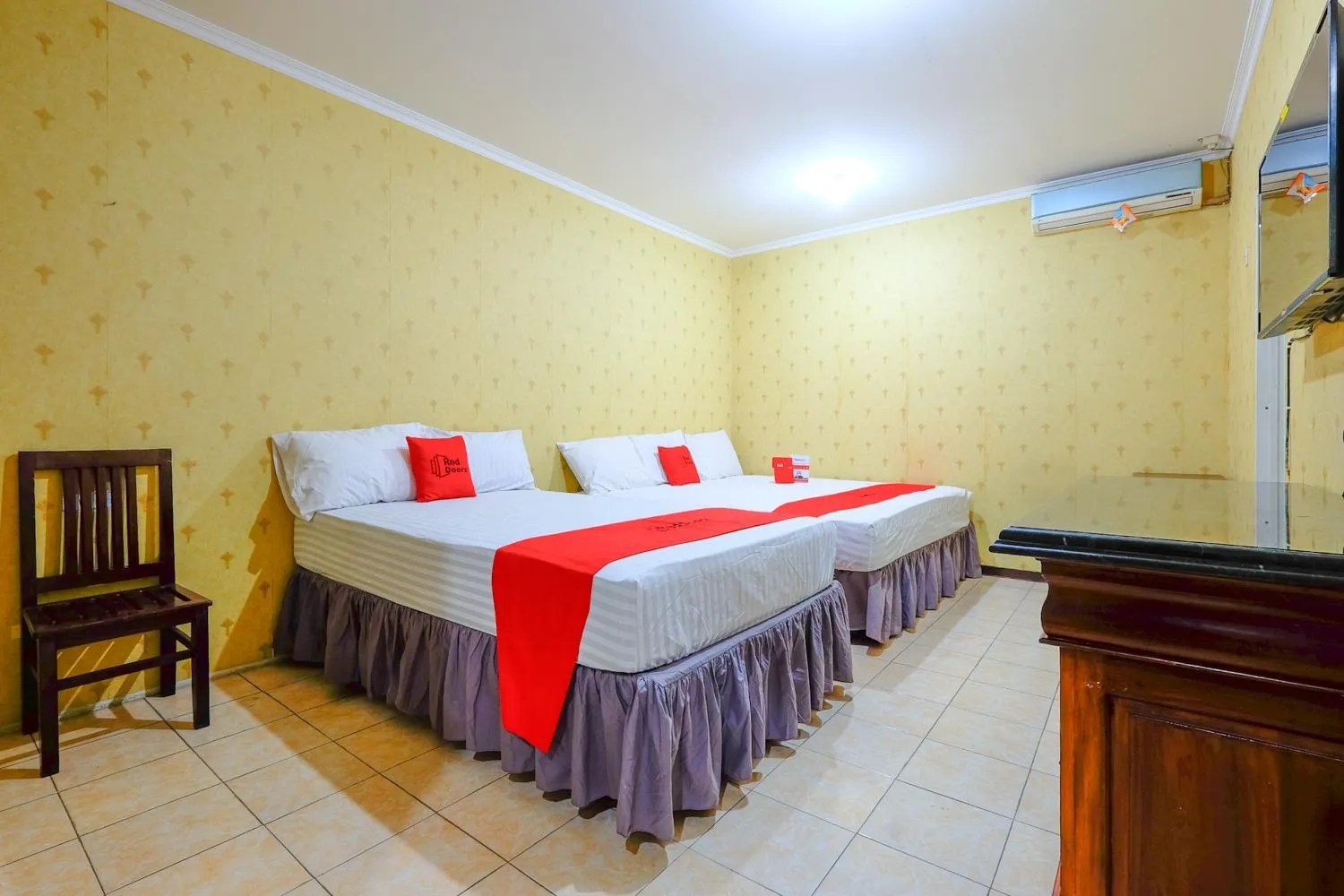 Bed in RedDoorz near Universitas Diponegoro Semarang