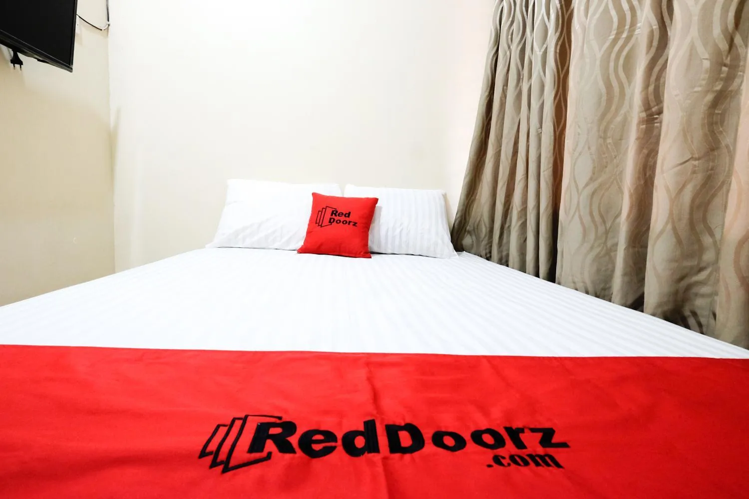 Bed in RedDoorz near Universitas Diponegoro Semarang