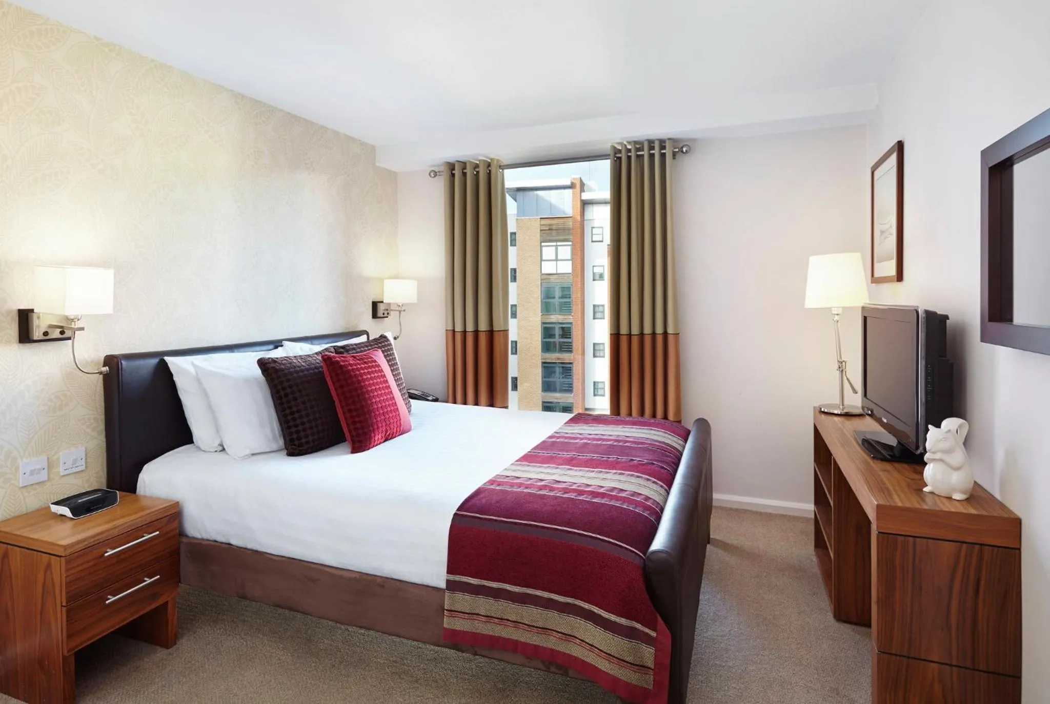 Bedroom, Bed in Staybridge Suites Newcastle by IHG