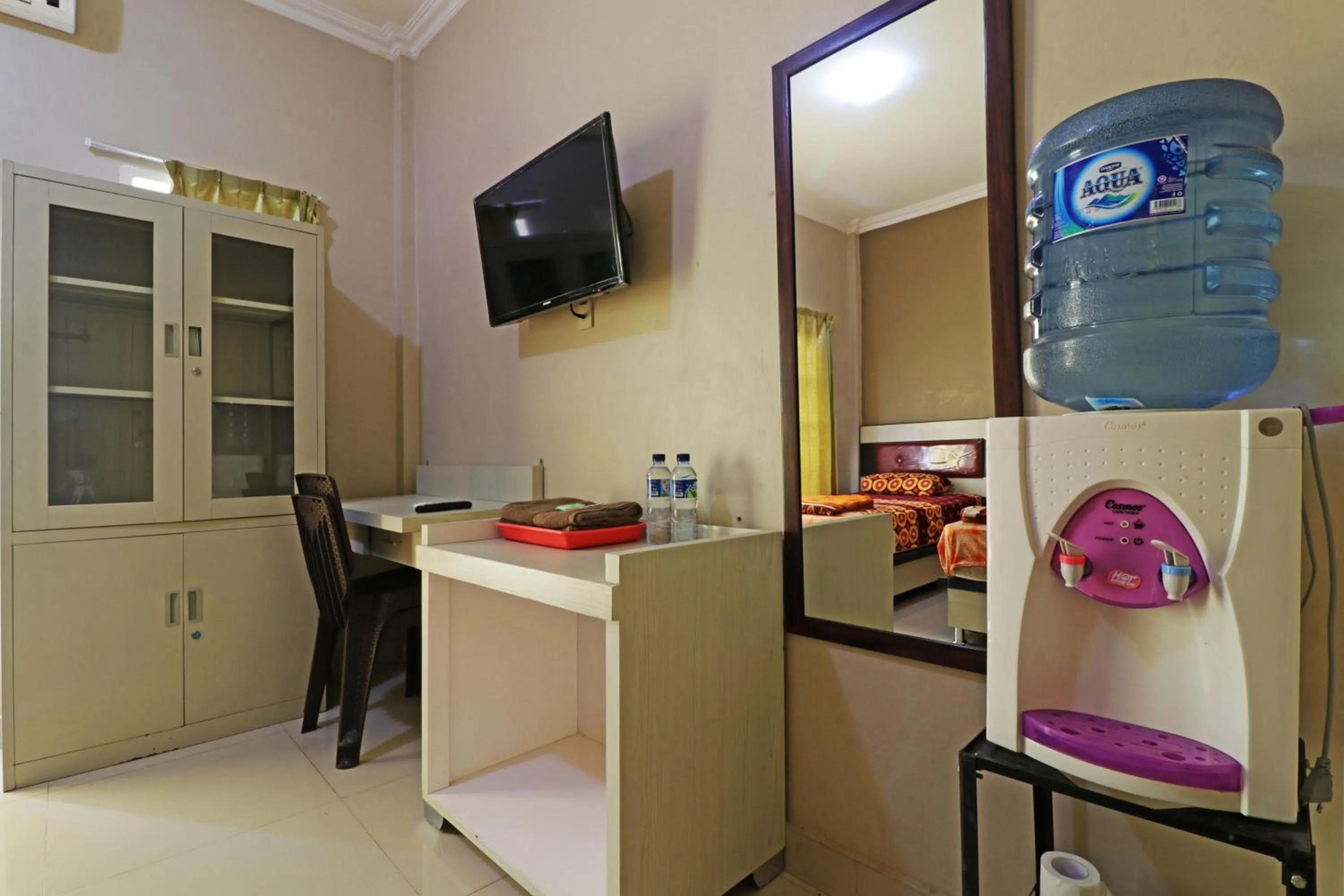 TV and multimedia in Hotel Graha Soeltan