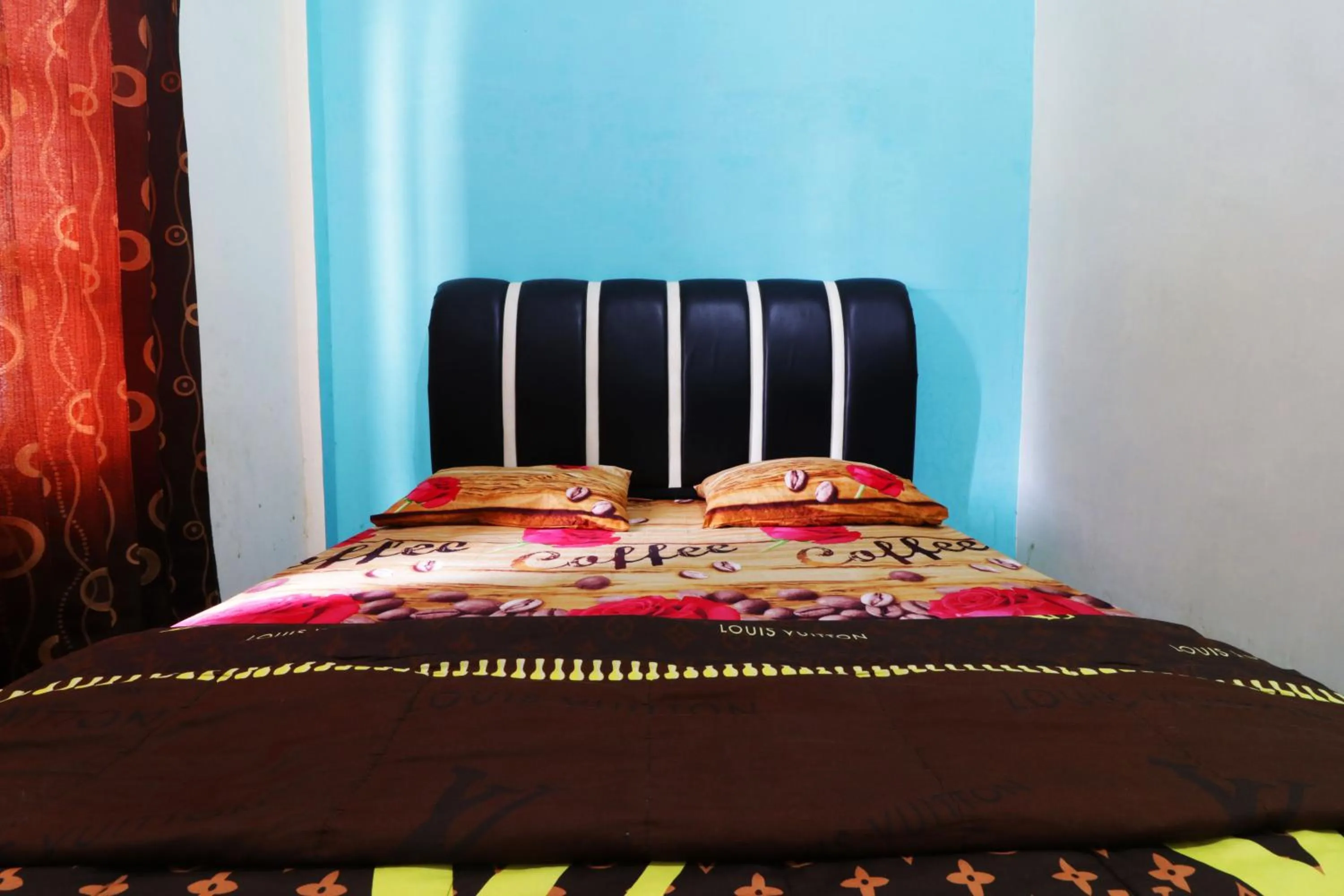 Bedroom, Bed in Hotel Graha Soeltan