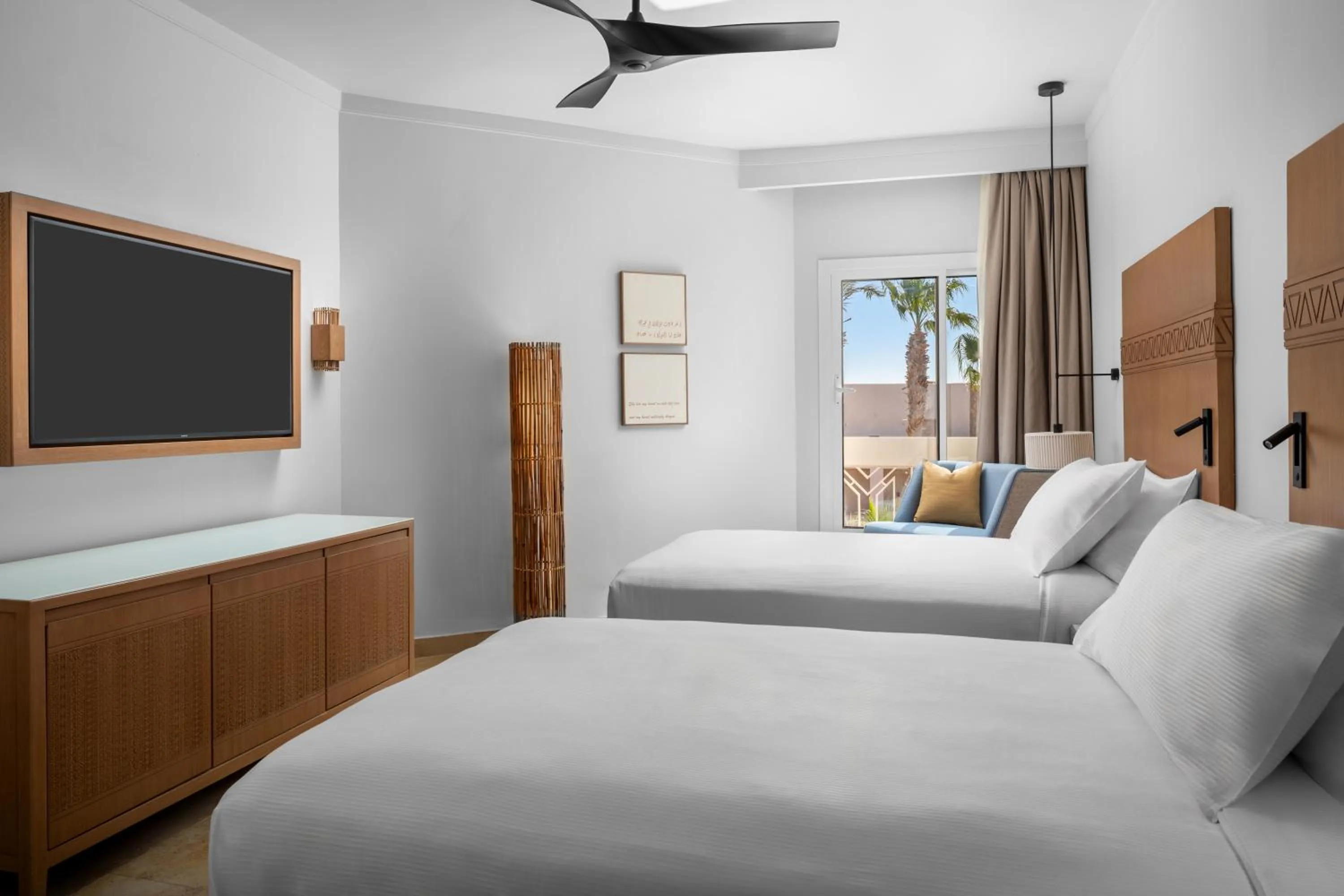 Bed in DoubleTree by Hilton Sharks Bay Resort