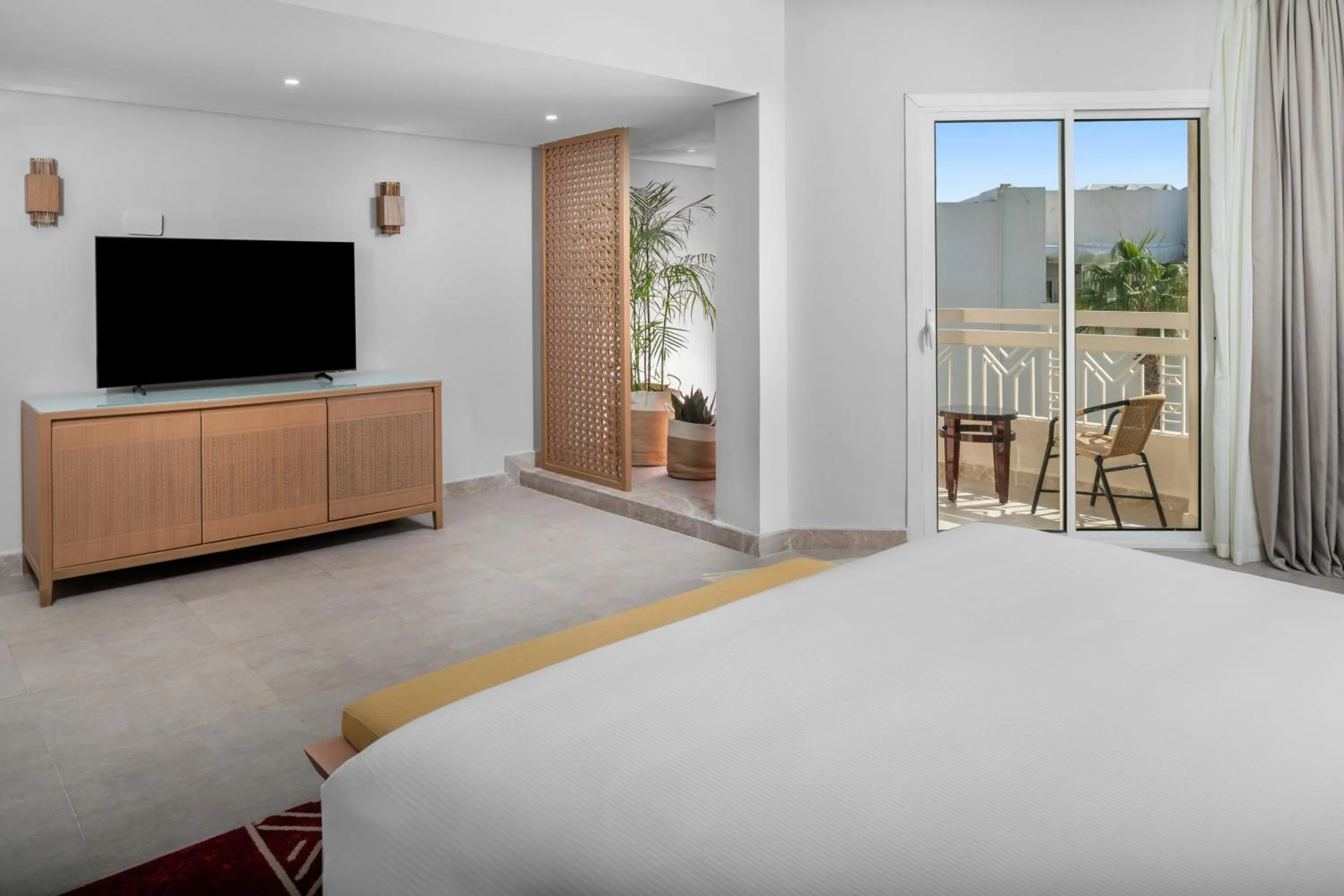 Bed in DoubleTree by Hilton Sharks Bay Resort