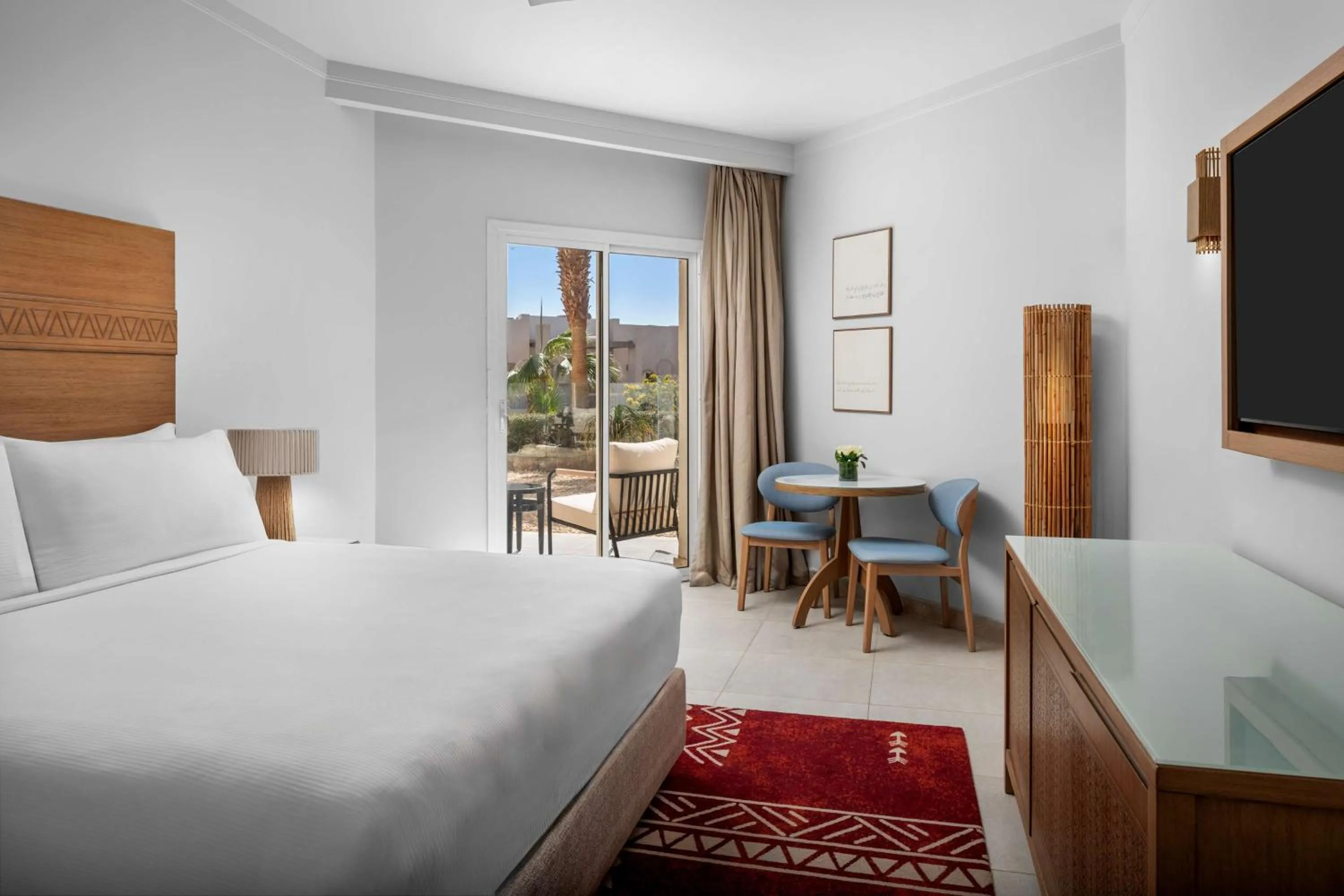 Bed in DoubleTree by Hilton Sharks Bay Resort