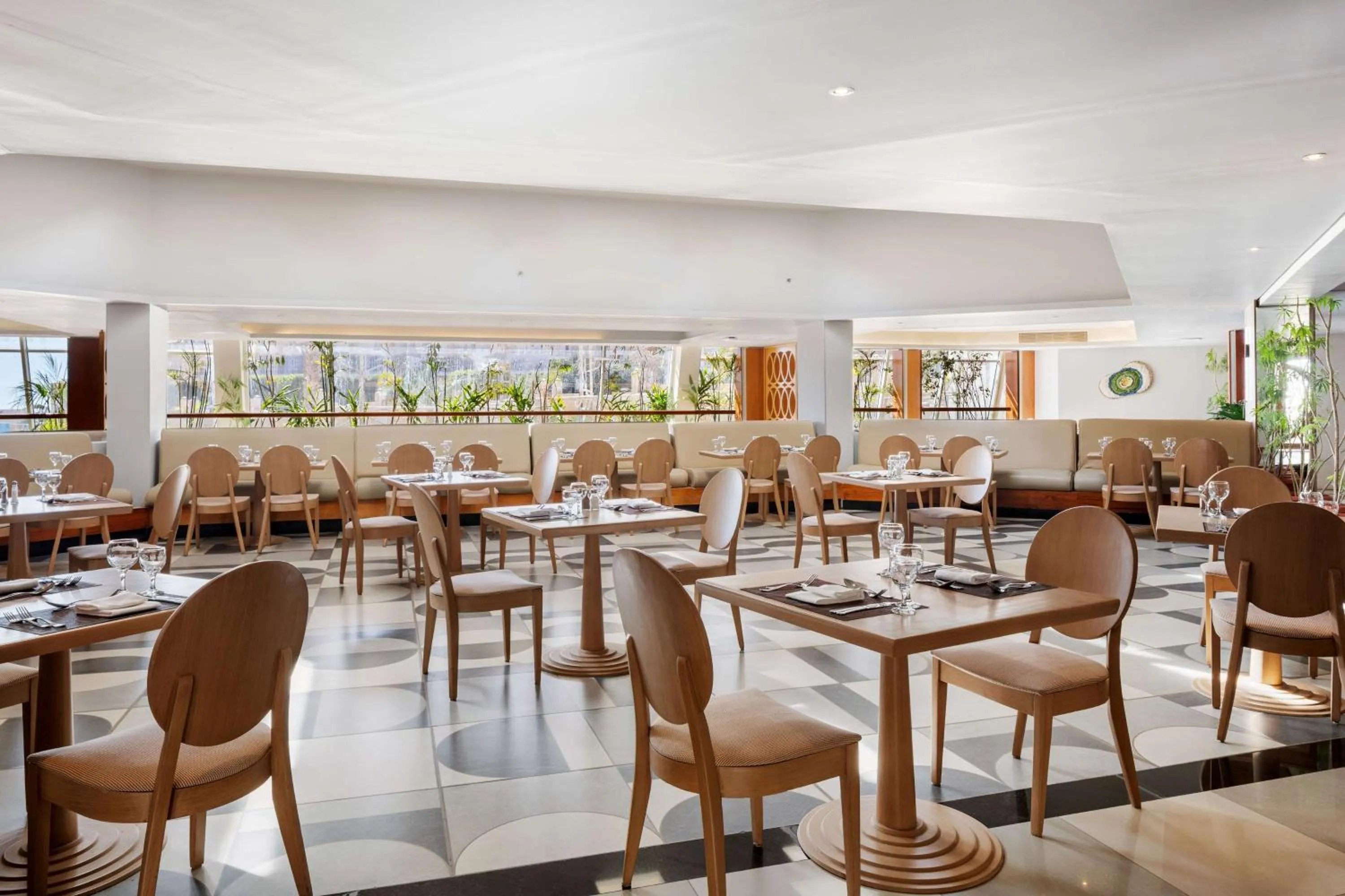 Restaurant/places to eat in DoubleTree by Hilton Sharks Bay Resort