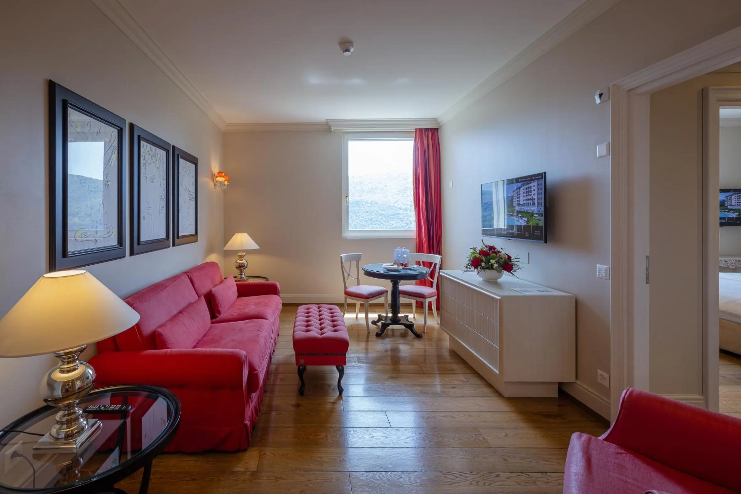 TV and multimedia in Resort Collina d'Oro - Hotel, Residence & Spa