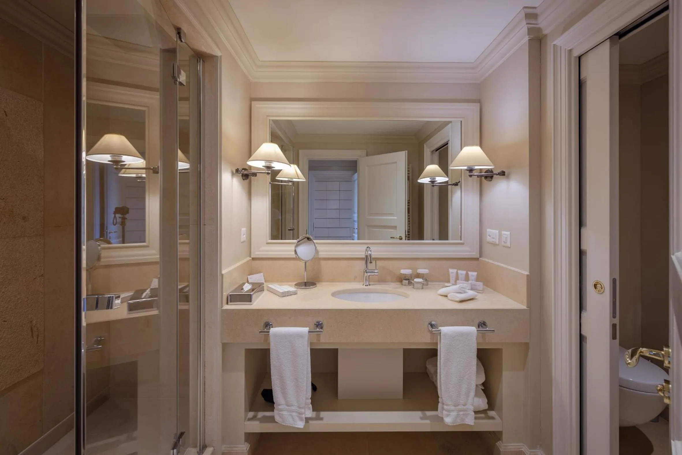 Toilet in Resort Collina d'Oro - Hotel, Residence & Spa