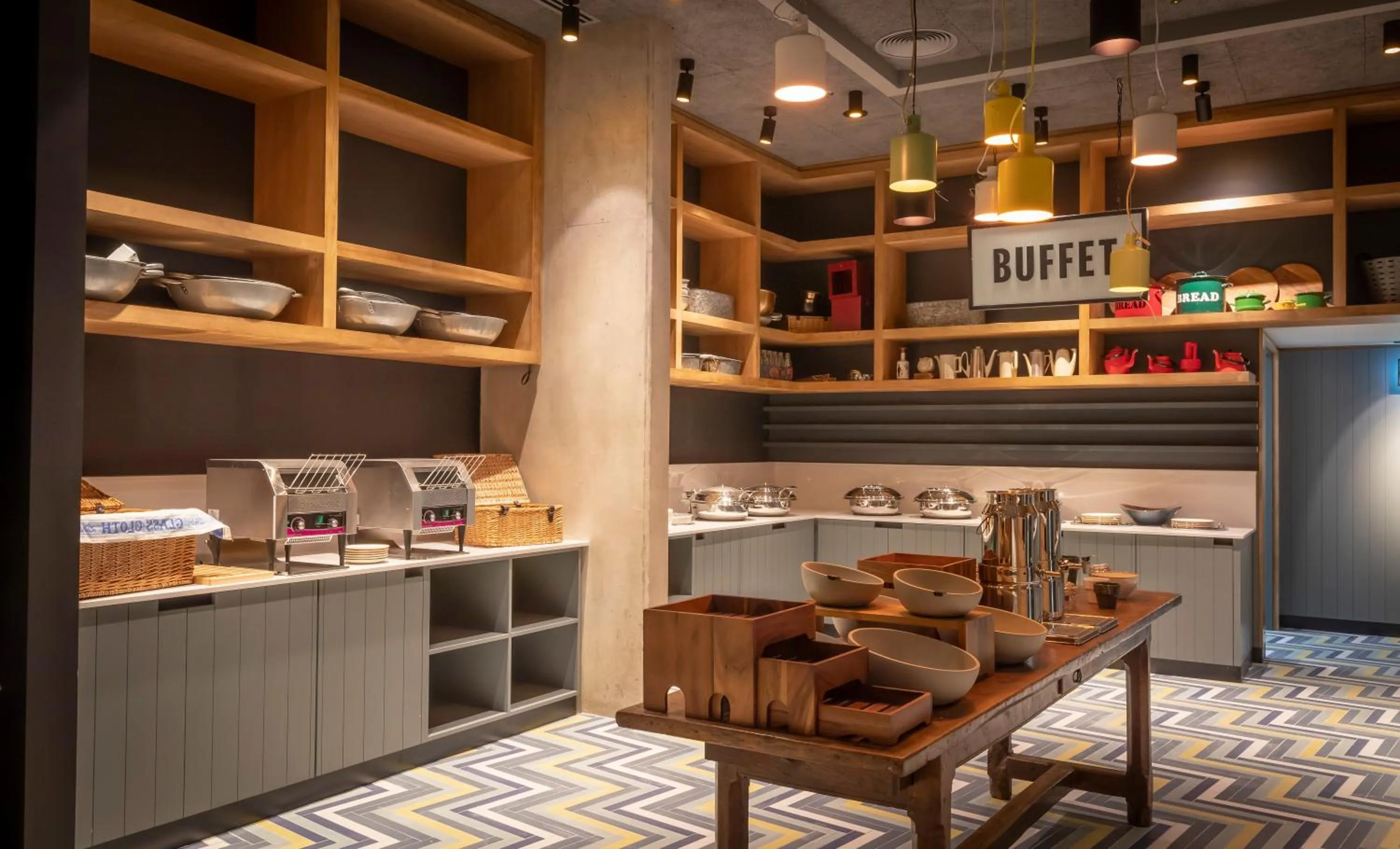 Restaurant/places to eat in Marlin Hotel Stephens Green