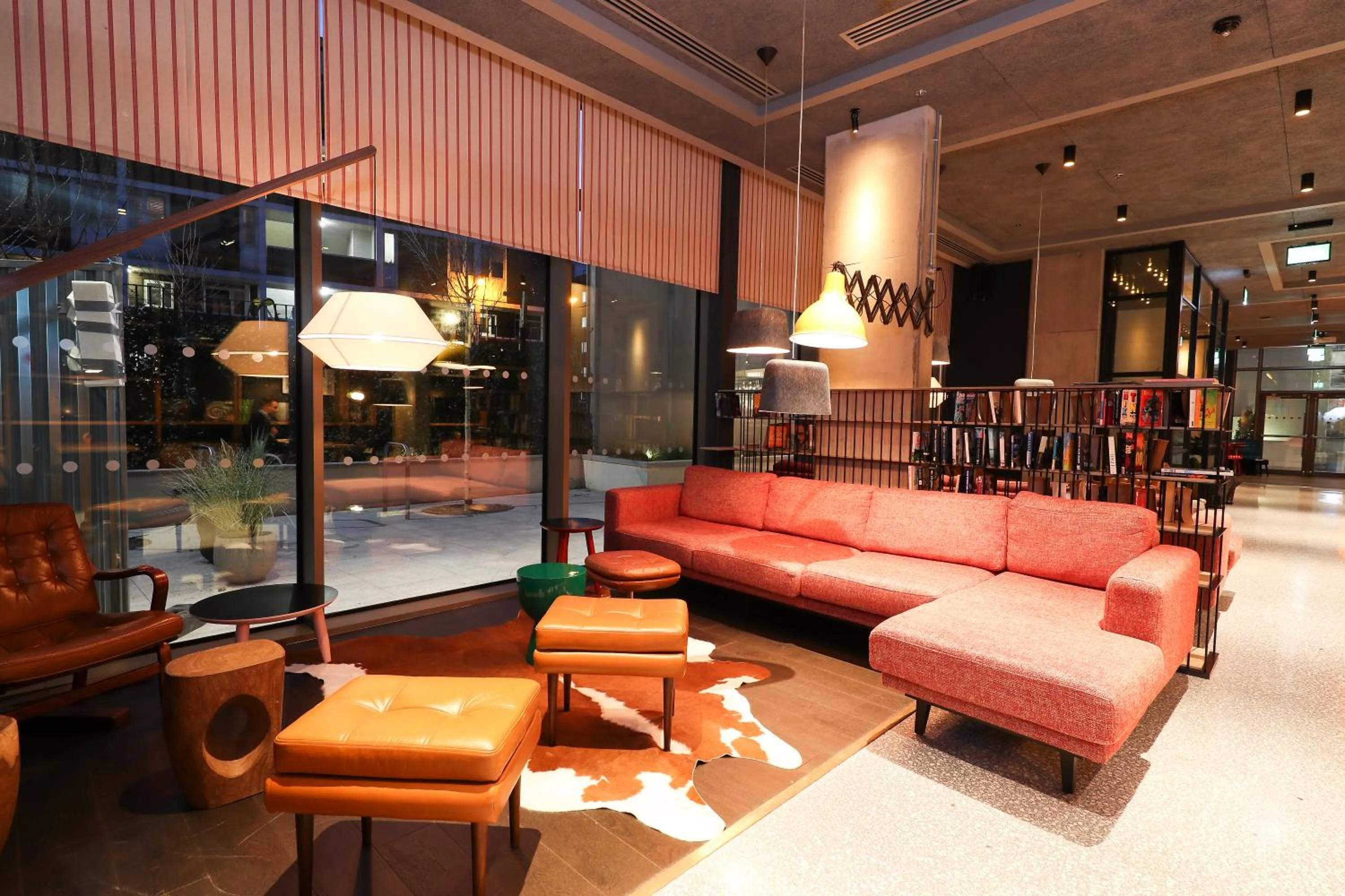 Lounge or bar in Marlin Hotel Stephens Green