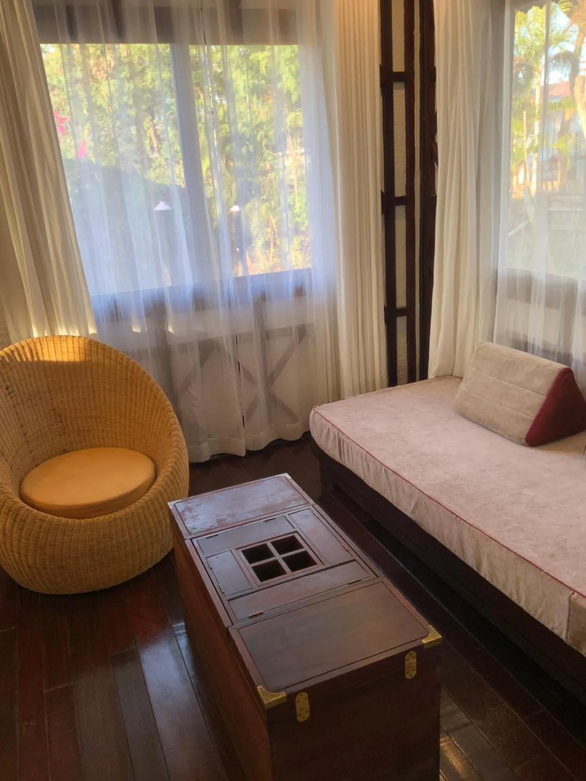 Seating area, Bed in ViewPoint Ecolodge