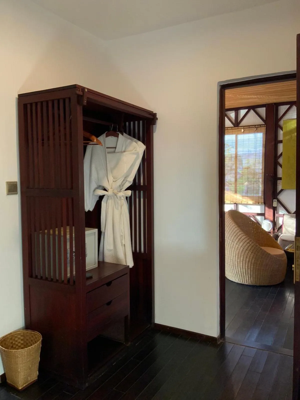 Photo of the whole room, Bed in ViewPoint Ecolodge