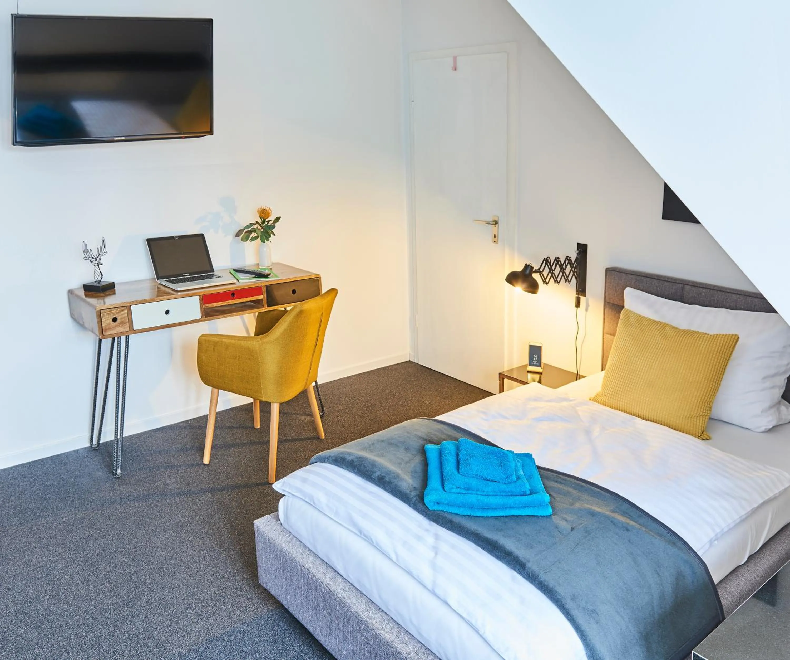 Photo of the whole room, Bed in SCHLAFGUT! HOTEL-WILL.ICH Garni