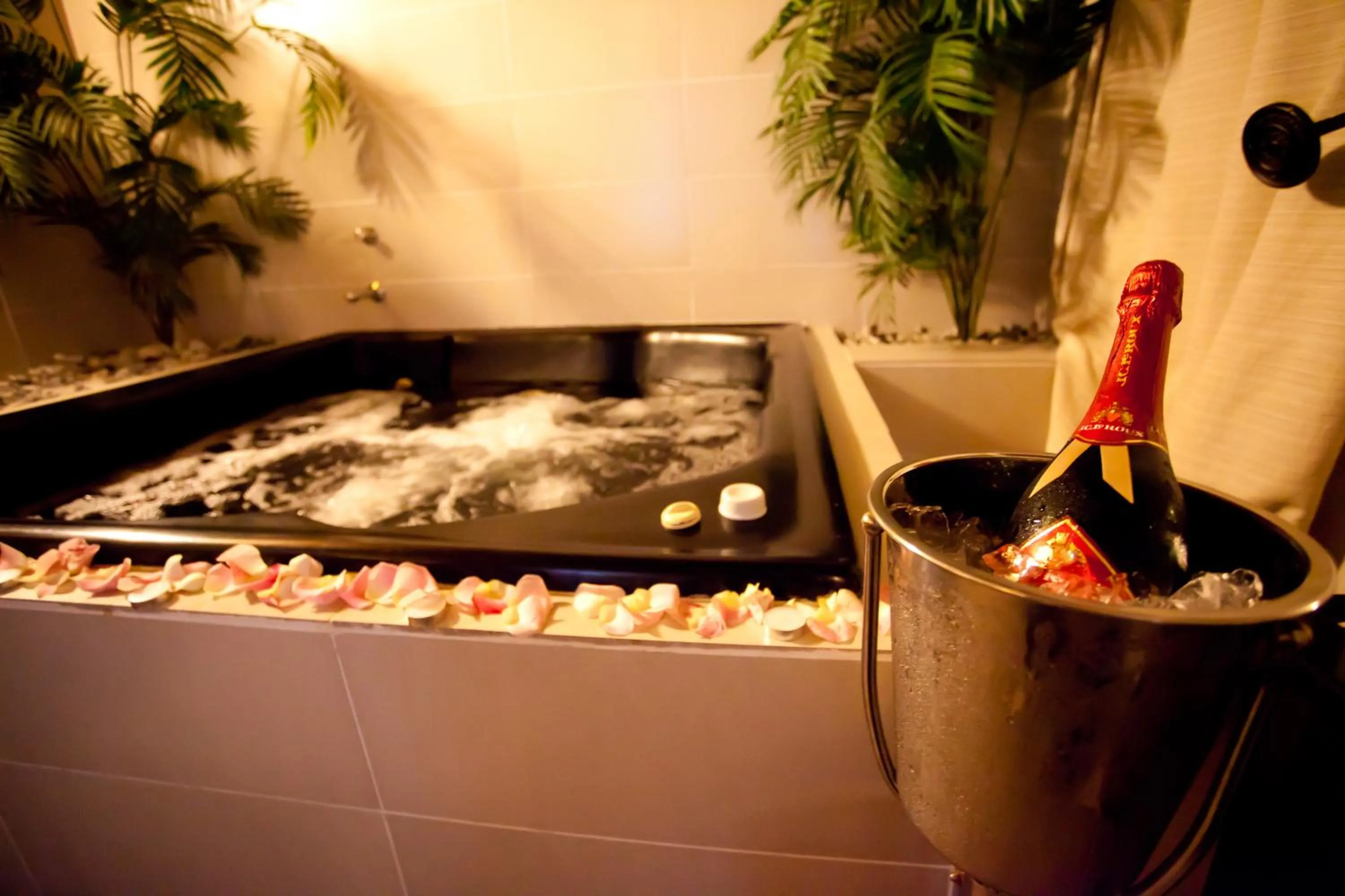 Hot Tub in Umuzi Lodge