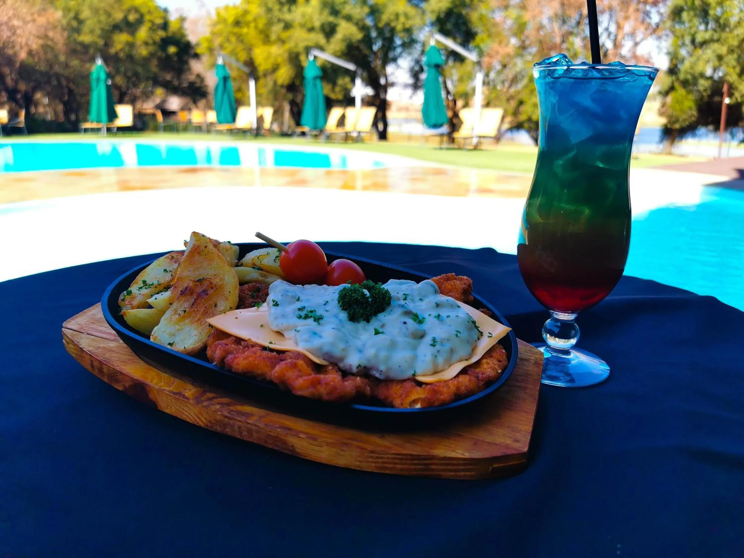 Restaurant/places to eat in Umuzi Lodge