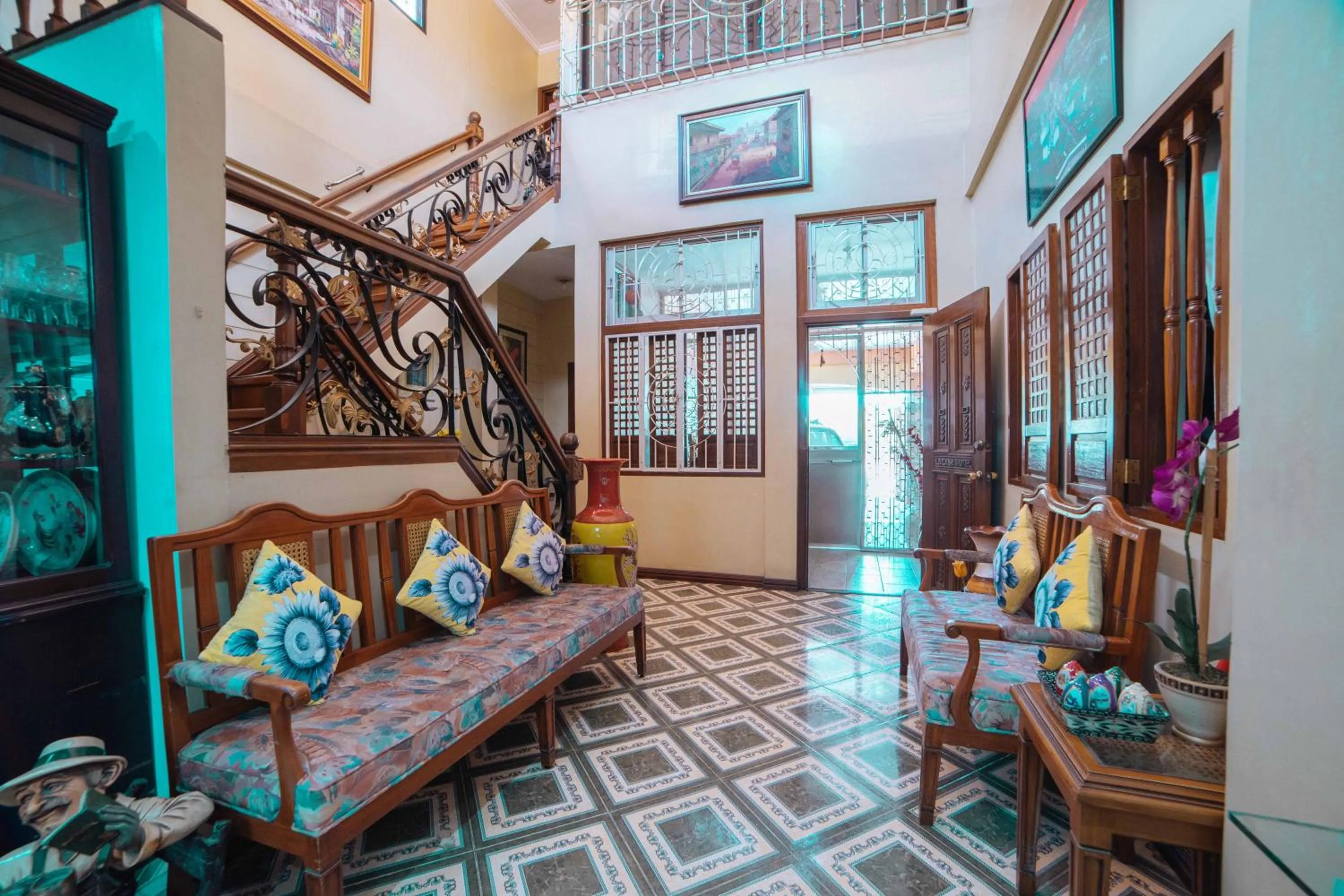 Lobby or reception in RedDoorz at La Casa Guesthouse former RedDoorz at Tamarind Street Angeles City