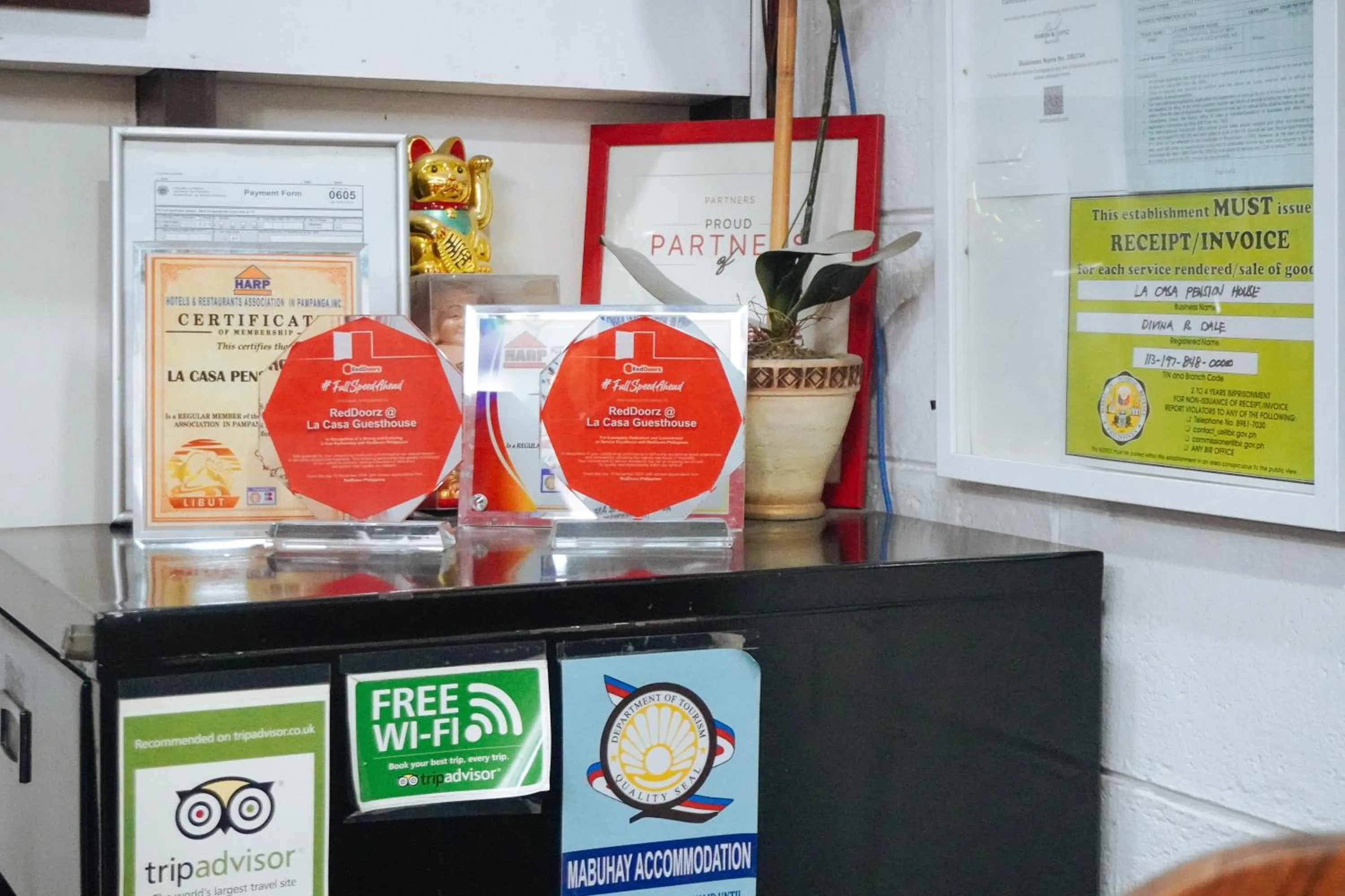 Lobby or reception in RedDoorz at La Casa Guesthouse former RedDoorz at Tamarind Street Angeles City