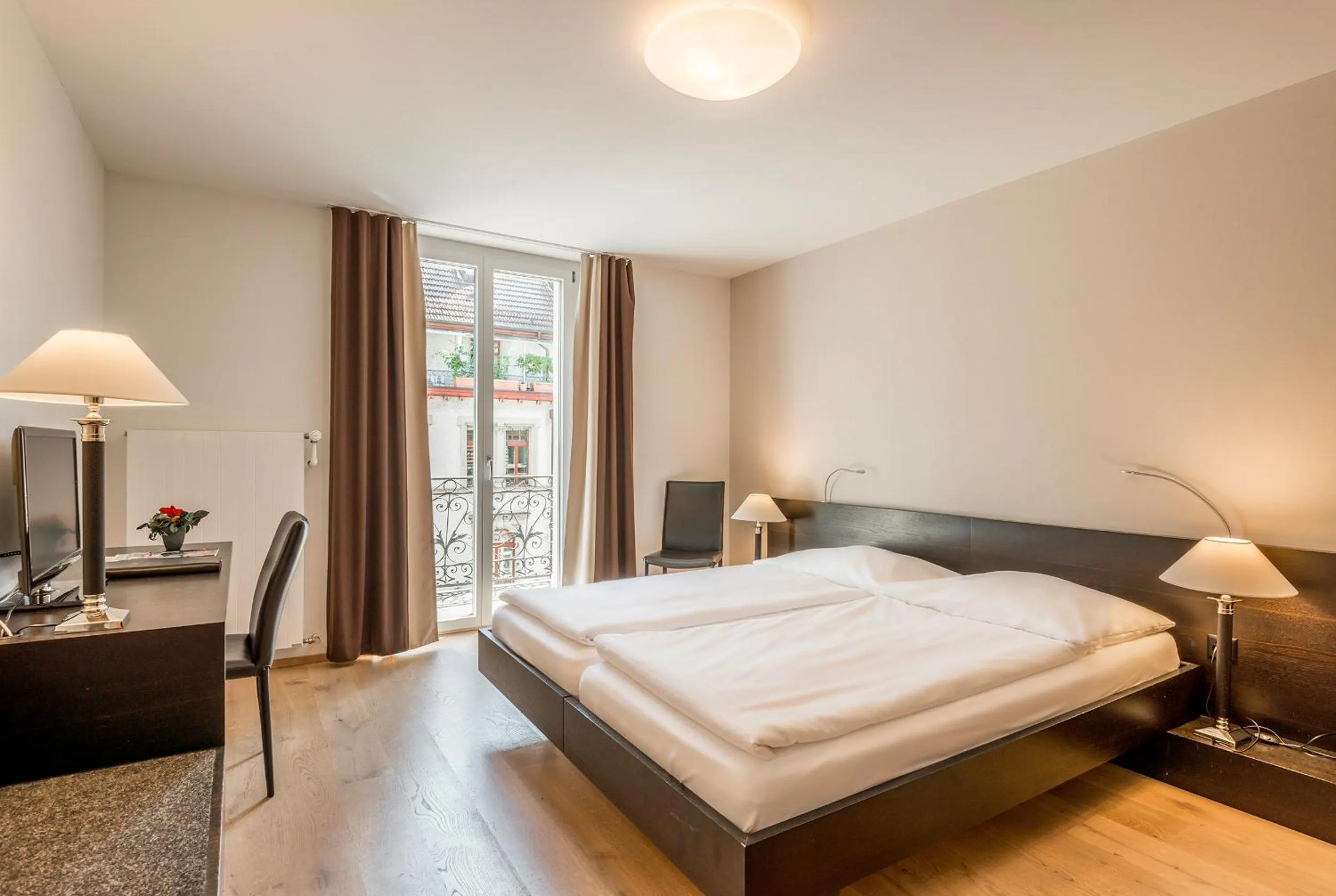 Bed in Hotel Alpina Luzern