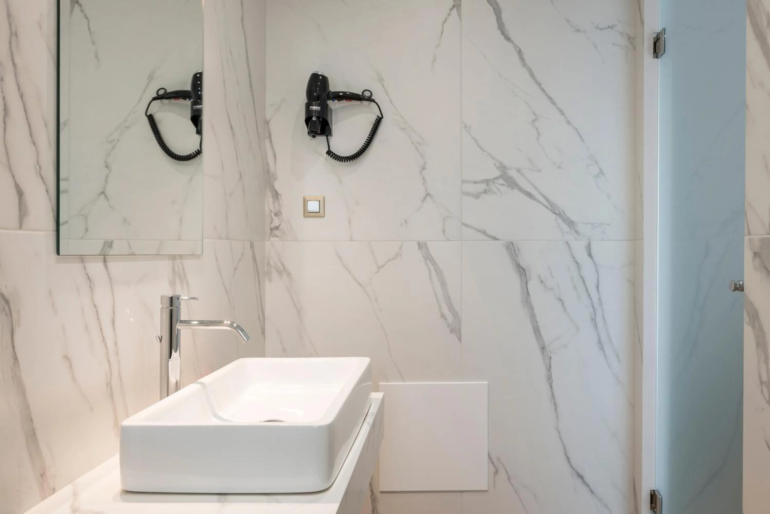 Toilet in Aequor Luxury Rooms & Apartments