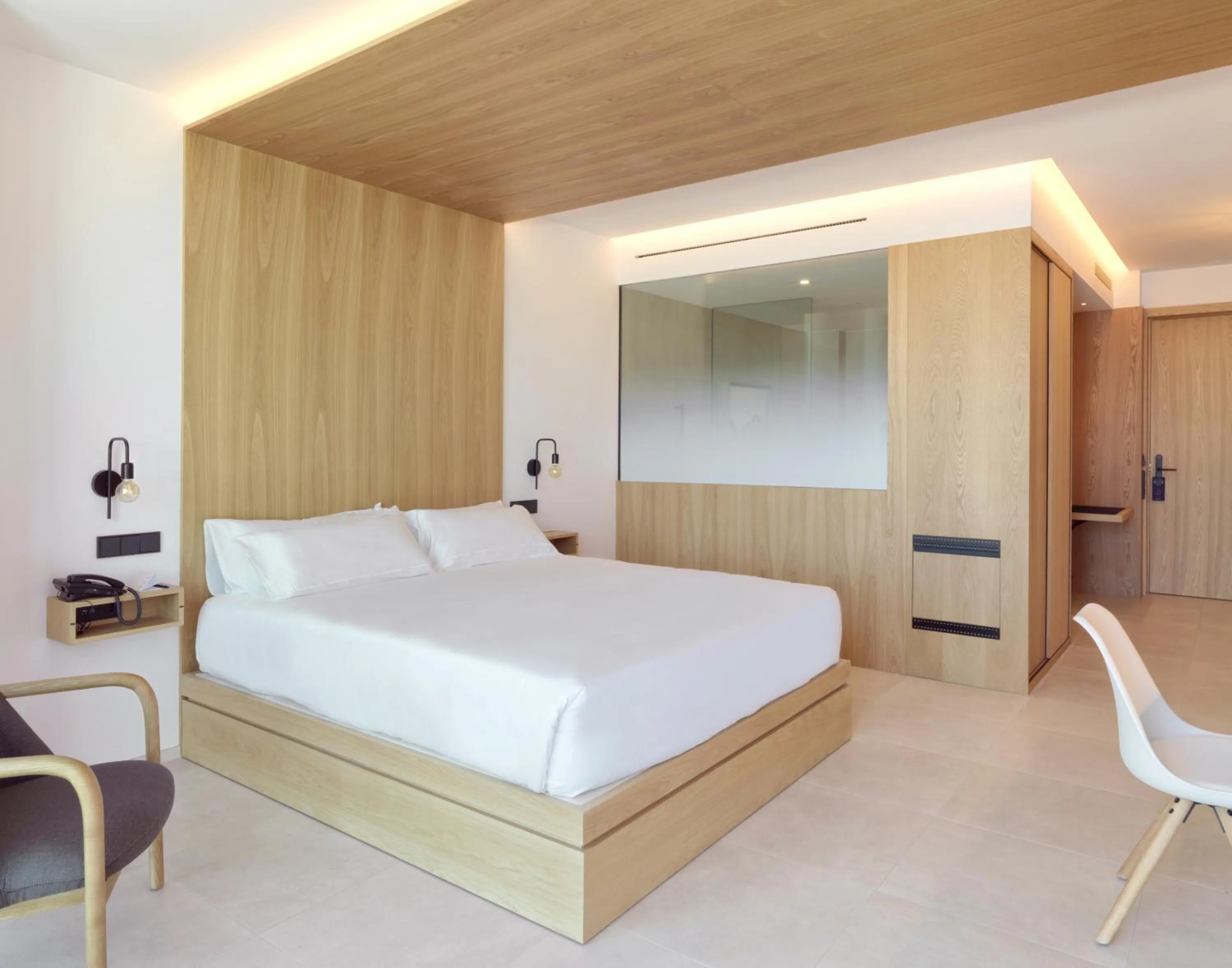 Photo of the whole room, Bed in Noa Boutique Hotel