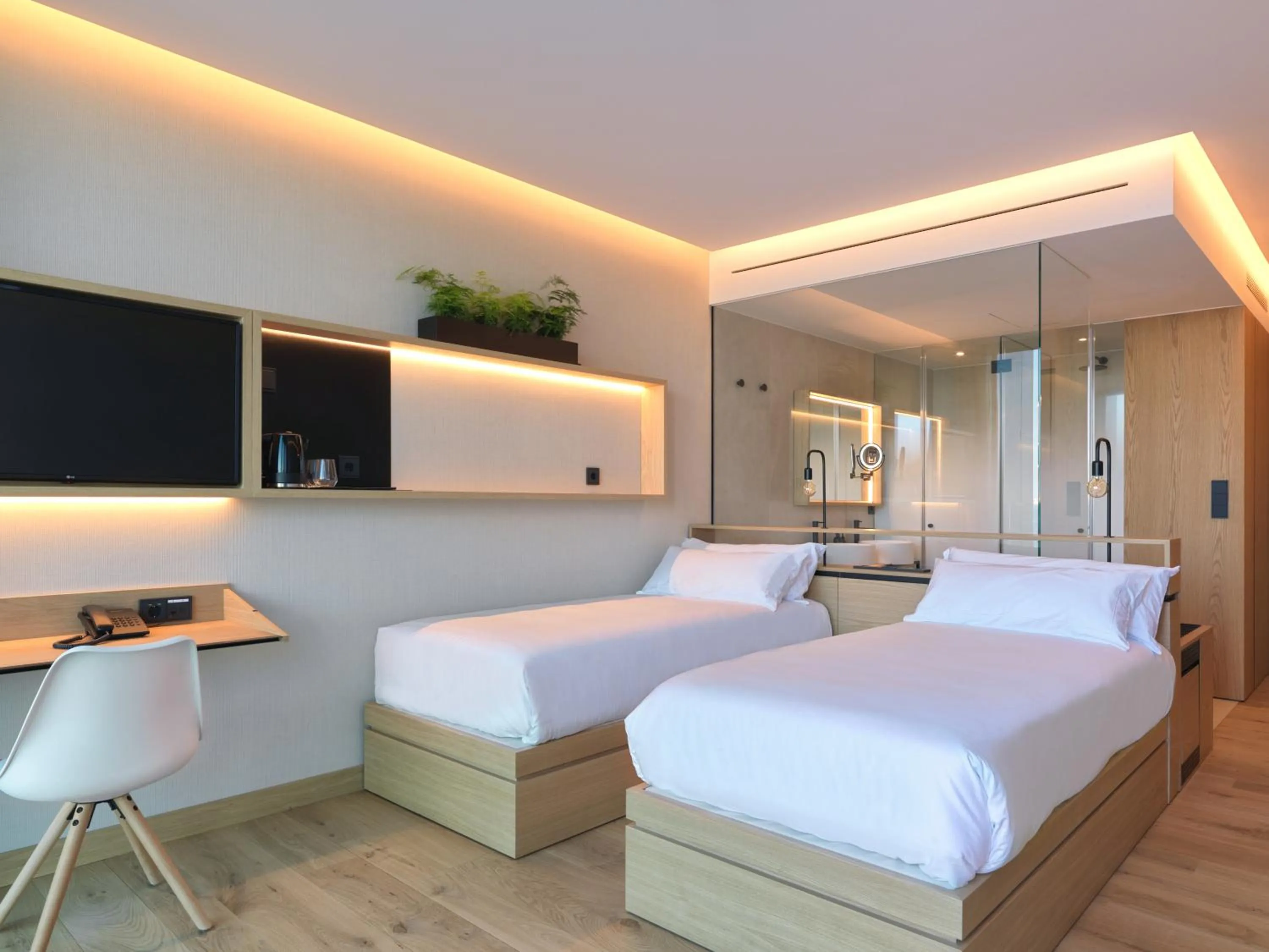 TV and multimedia, Bed in Noa Boutique Hotel