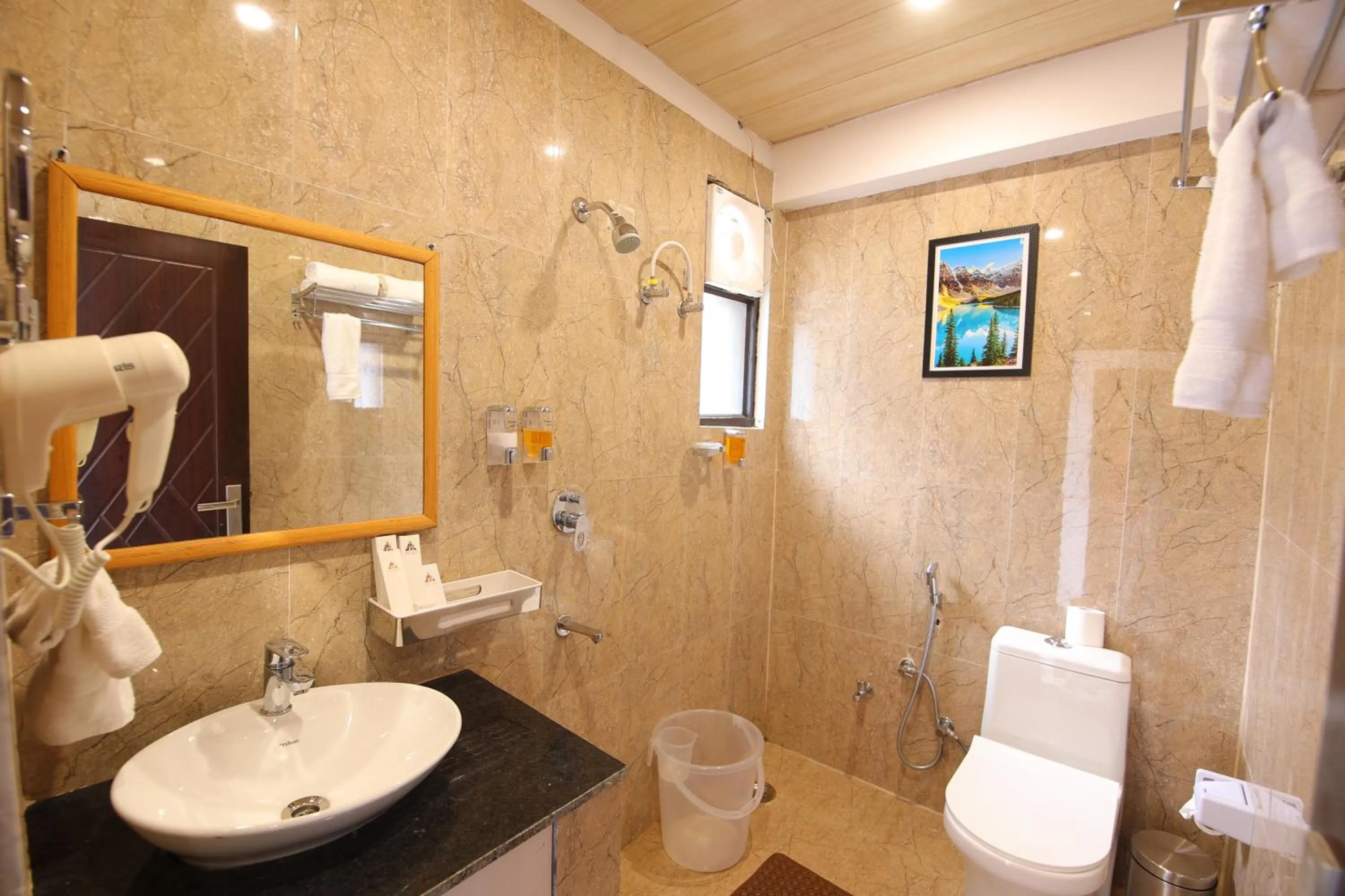 Bathroom in Amritara The Avadh